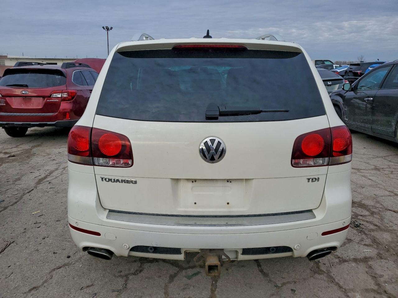 2010 Volkswagen Touareg Tdi White vin: WVGFK7A93AD002177