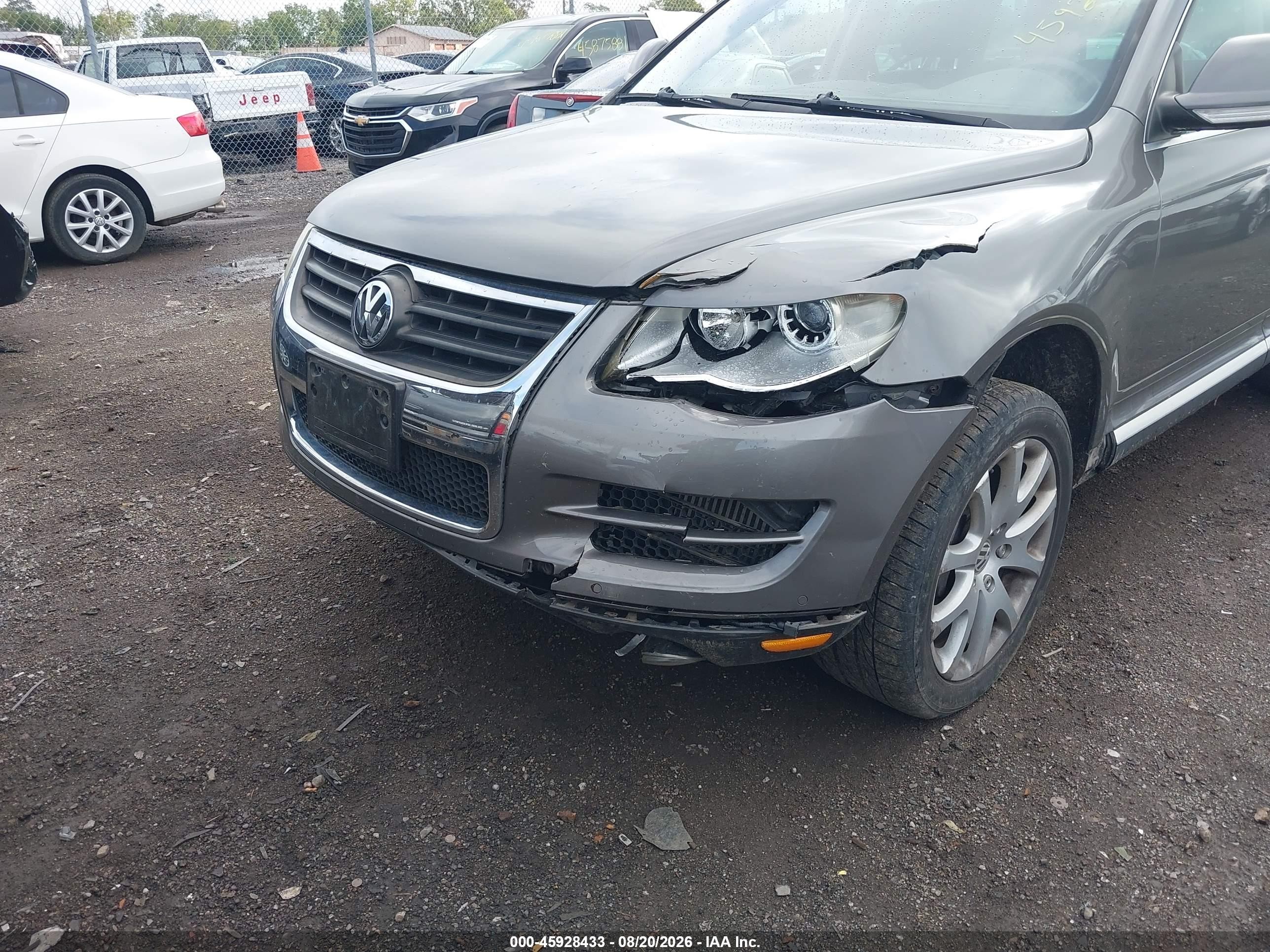 2010 Volkswagen Touareg V6 Tdi Gray vin: WVGFK7A96AD000360
