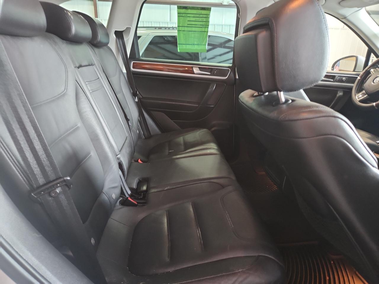 2011 Volkswagen Touareg V6 Tdi Gray vin: WVGFK9BP0BD002003