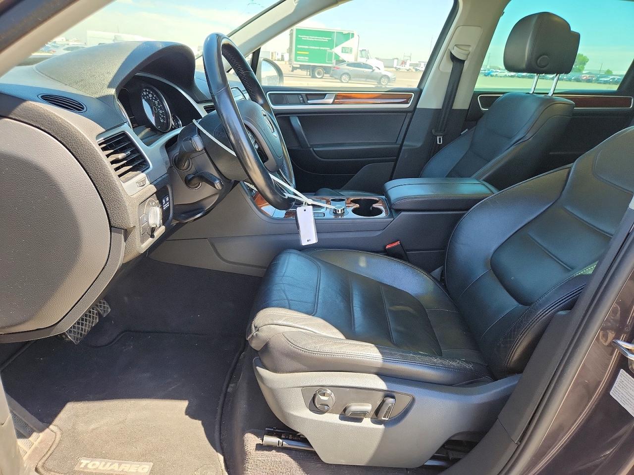 2011 Volkswagen Touareg V6 Tdi Brown vin: WVGFK9BP0BD003295