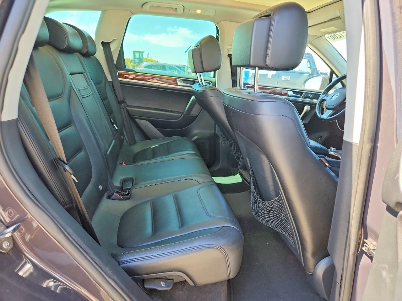 2011 Volkswagen Touareg V6 Tdi Brown vin: WVGFK9BP0BD003295