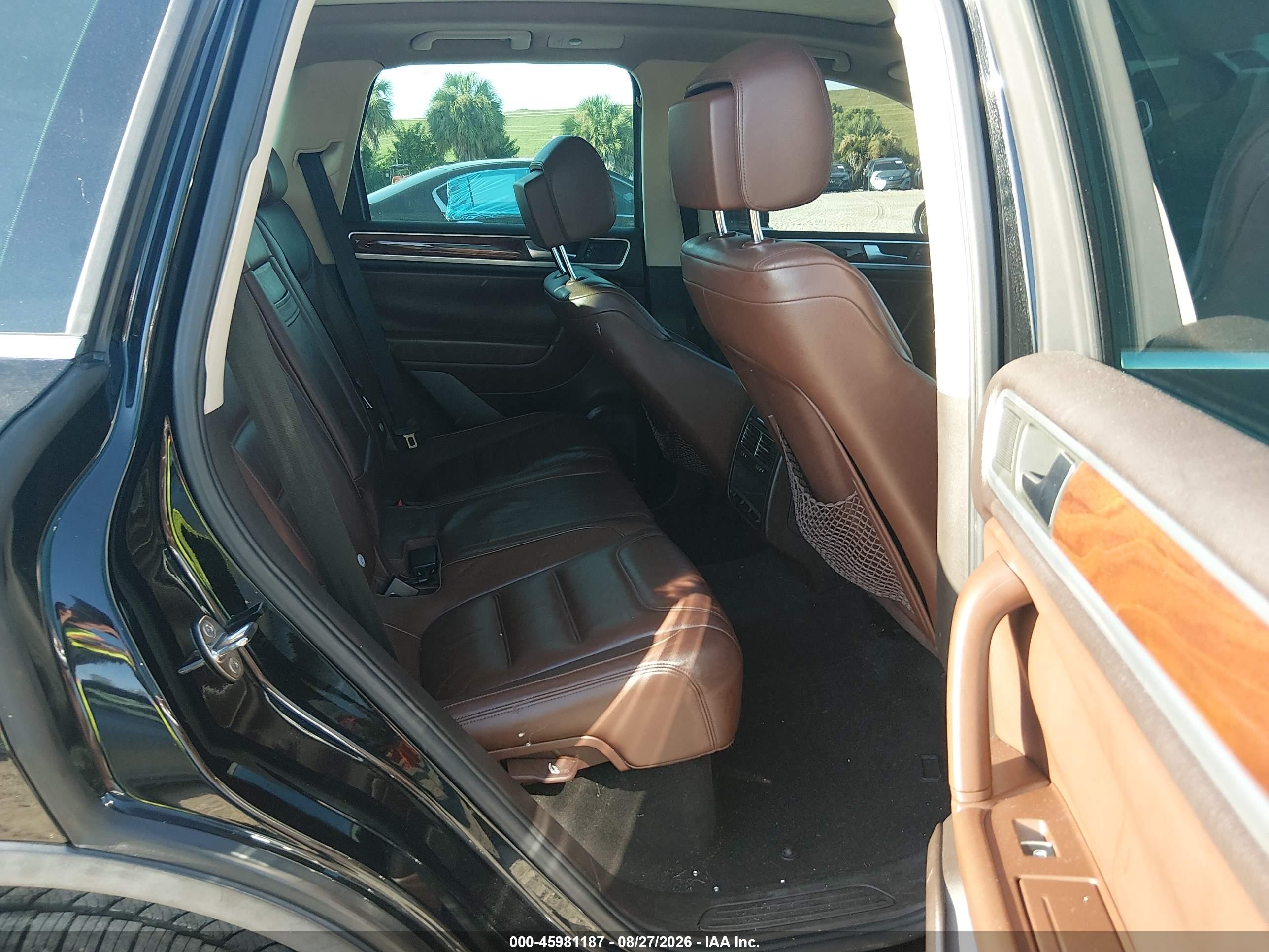 2012 Volkswagen Touareg Tdi Lux Black vin: WVGFK9BP2CD002621
