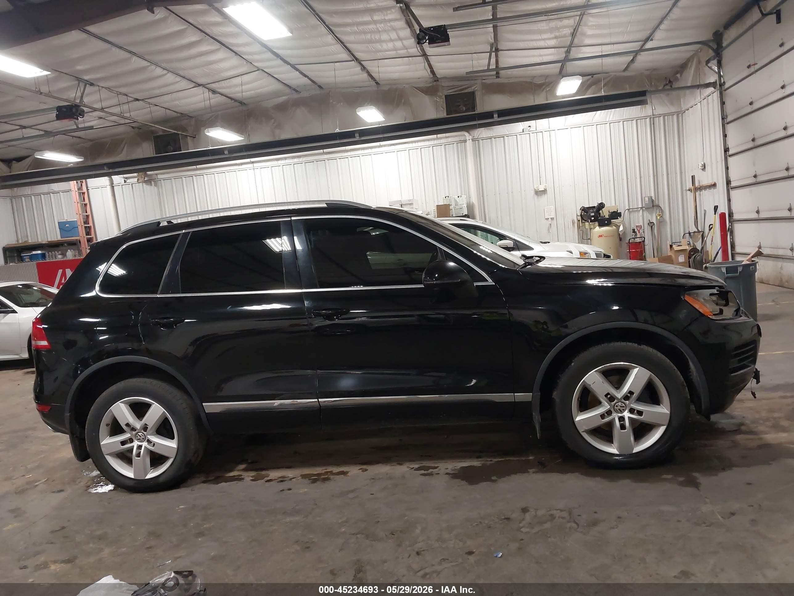 2012 Volkswagen Touareg Tdi Lux Black vin: WVGFK9BP3CD003728