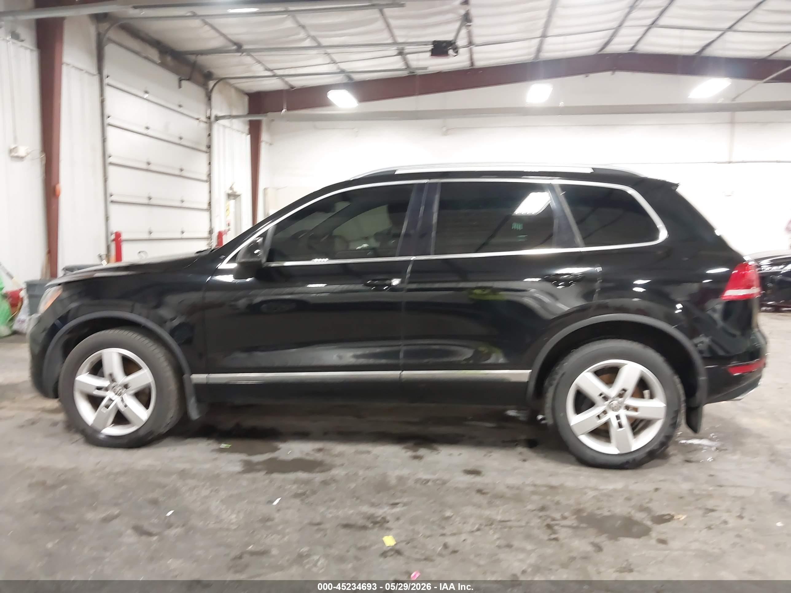 2012 Volkswagen Touareg Tdi Lux Black vin: WVGFK9BP3CD003728