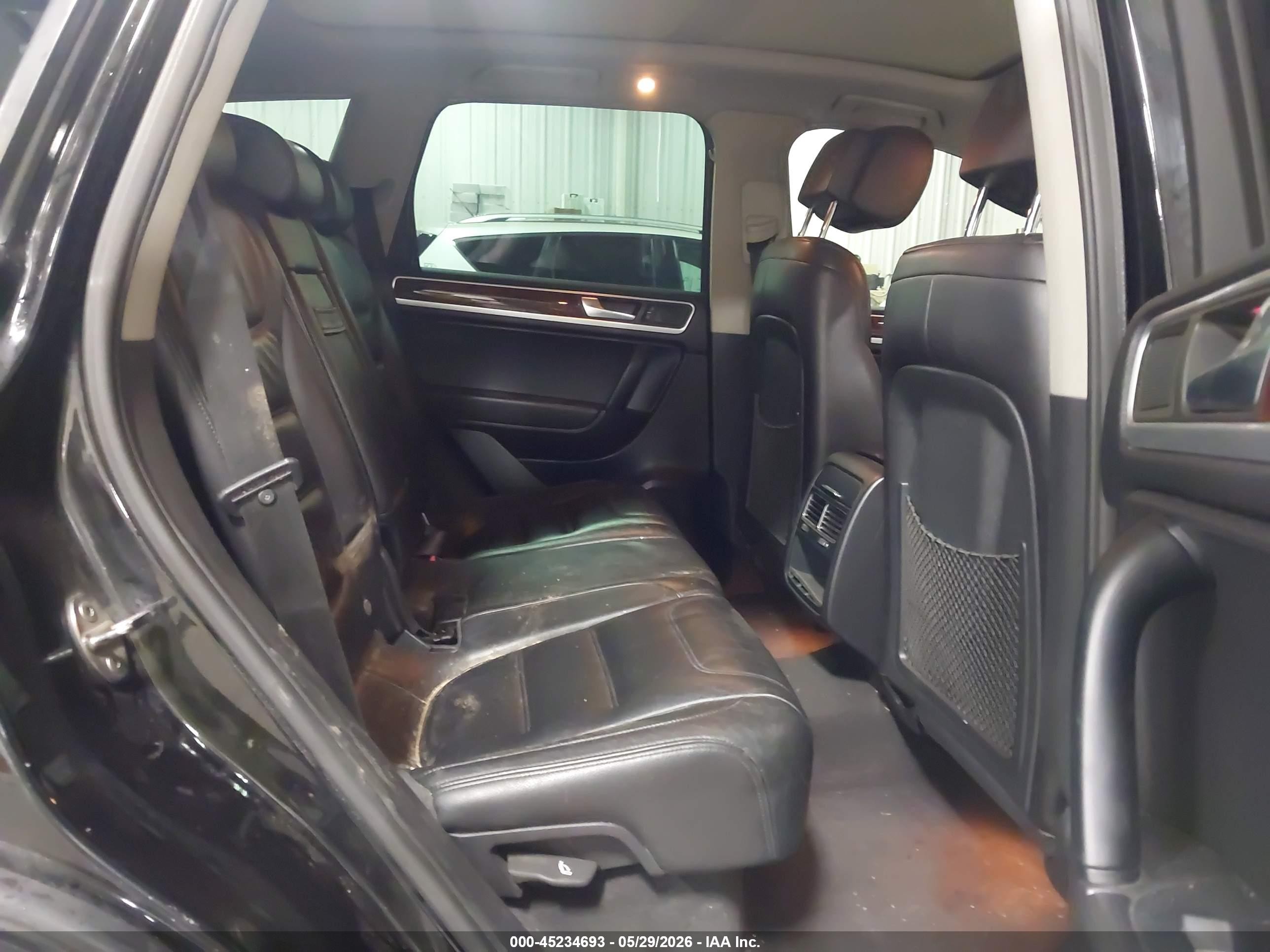 2012 Volkswagen Touareg Tdi Lux Black vin: WVGFK9BP3CD003728