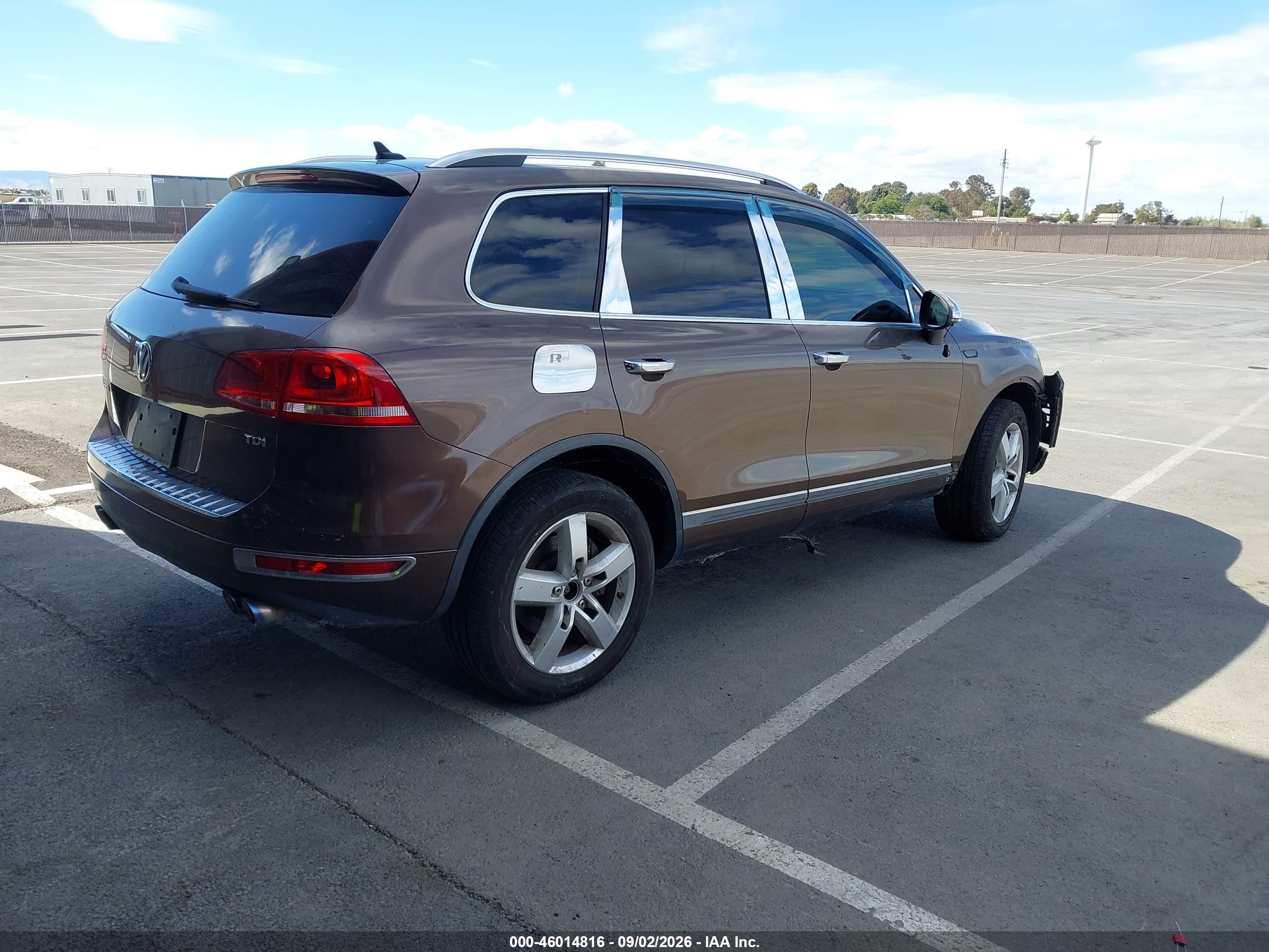 2011 Volkswagen Touareg Tdi Lux Dark Brown vin: WVGFK9BP4BD003848
