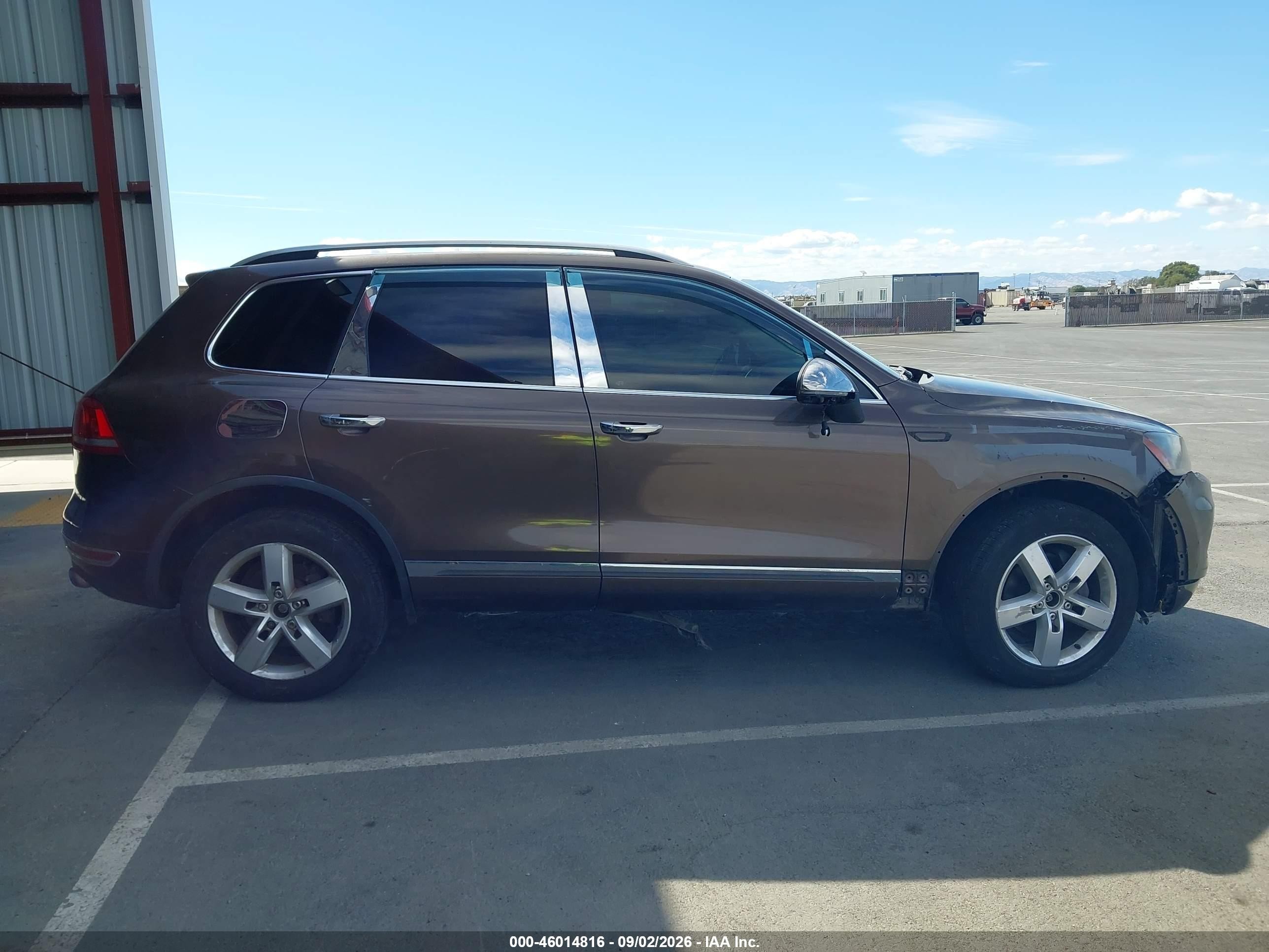 2011 Volkswagen Touareg Tdi Lux Dark Brown vin: WVGFK9BP4BD003848