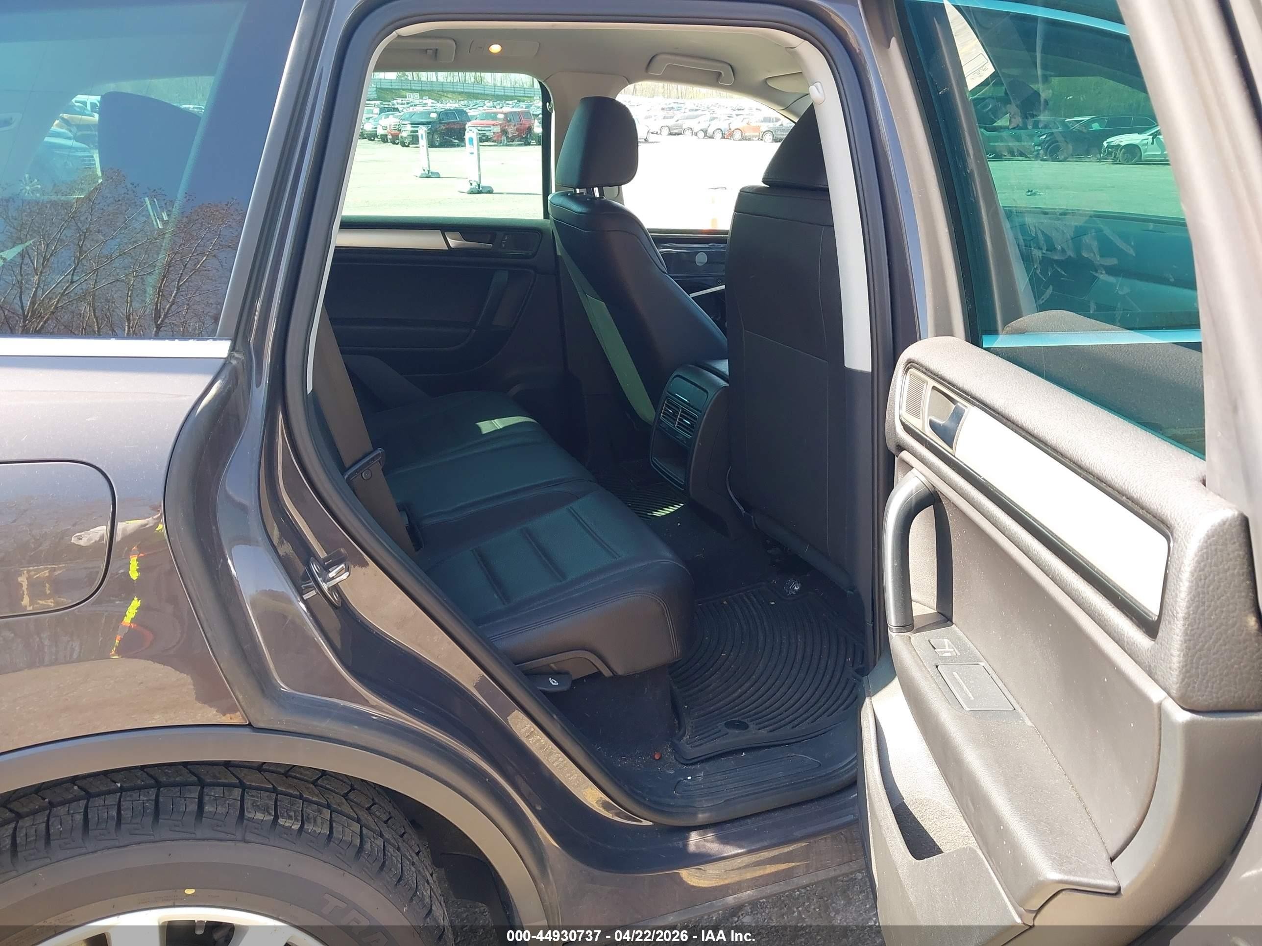 2012 Volkswagen Touareg Tdi Sport Gray vin: WVGFK9BP4CD004273