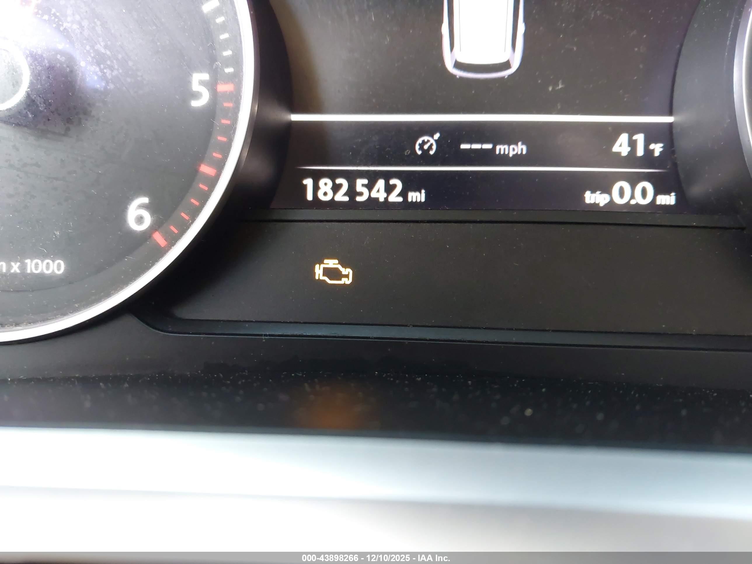 2012 Volkswagen Touareg Tdi Executive/tdi Lux/tdi Sport Белый vin: WVGFK9BP5CD004847