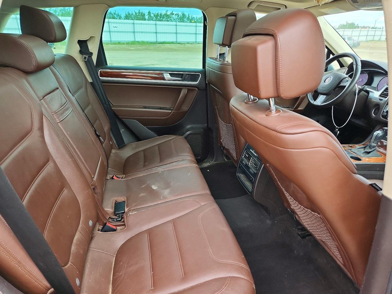 2011 Volkswagen Touareg V6 Tdi Gray vin: WVGFK9BP6BD002006