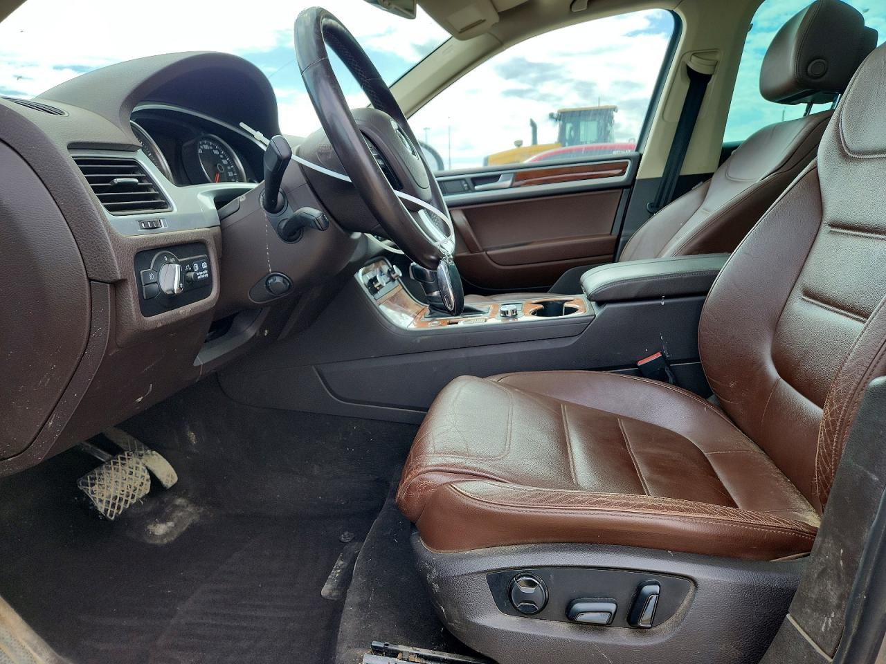2011 Volkswagen Touareg V6 Tdi Gray vin: WVGFK9BP6BD002006