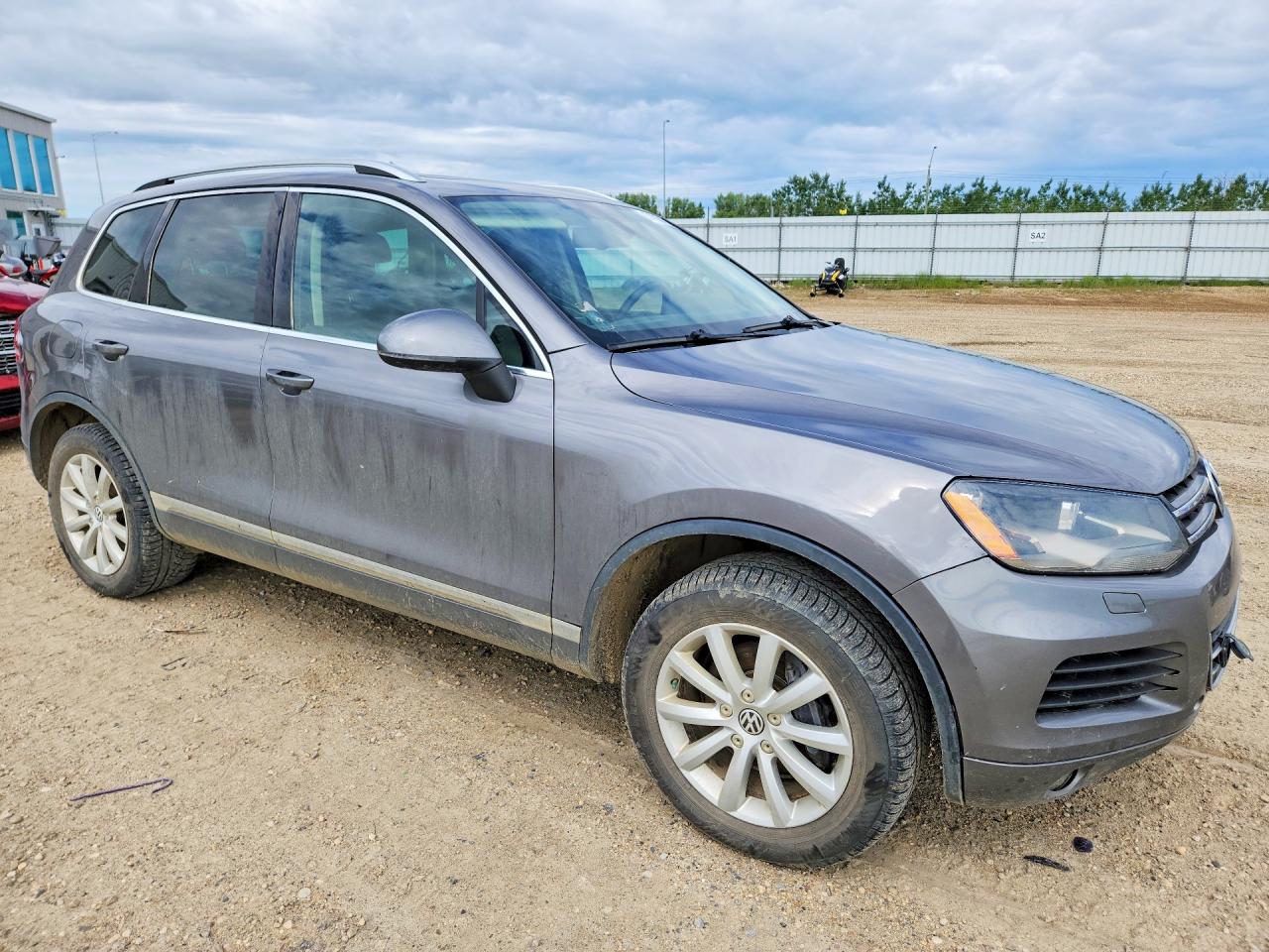 2011 Volkswagen Touareg V6 Tdi Gray vin: WVGFK9BP6BD002006