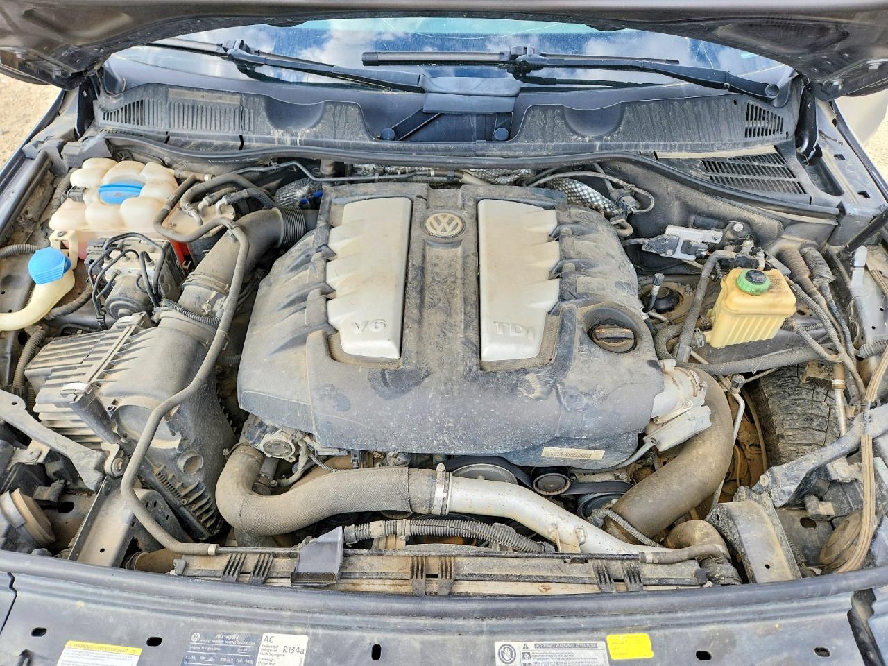 2011 Volkswagen Touareg V6 Tdi Gray vin: WVGFK9BP6BD002006