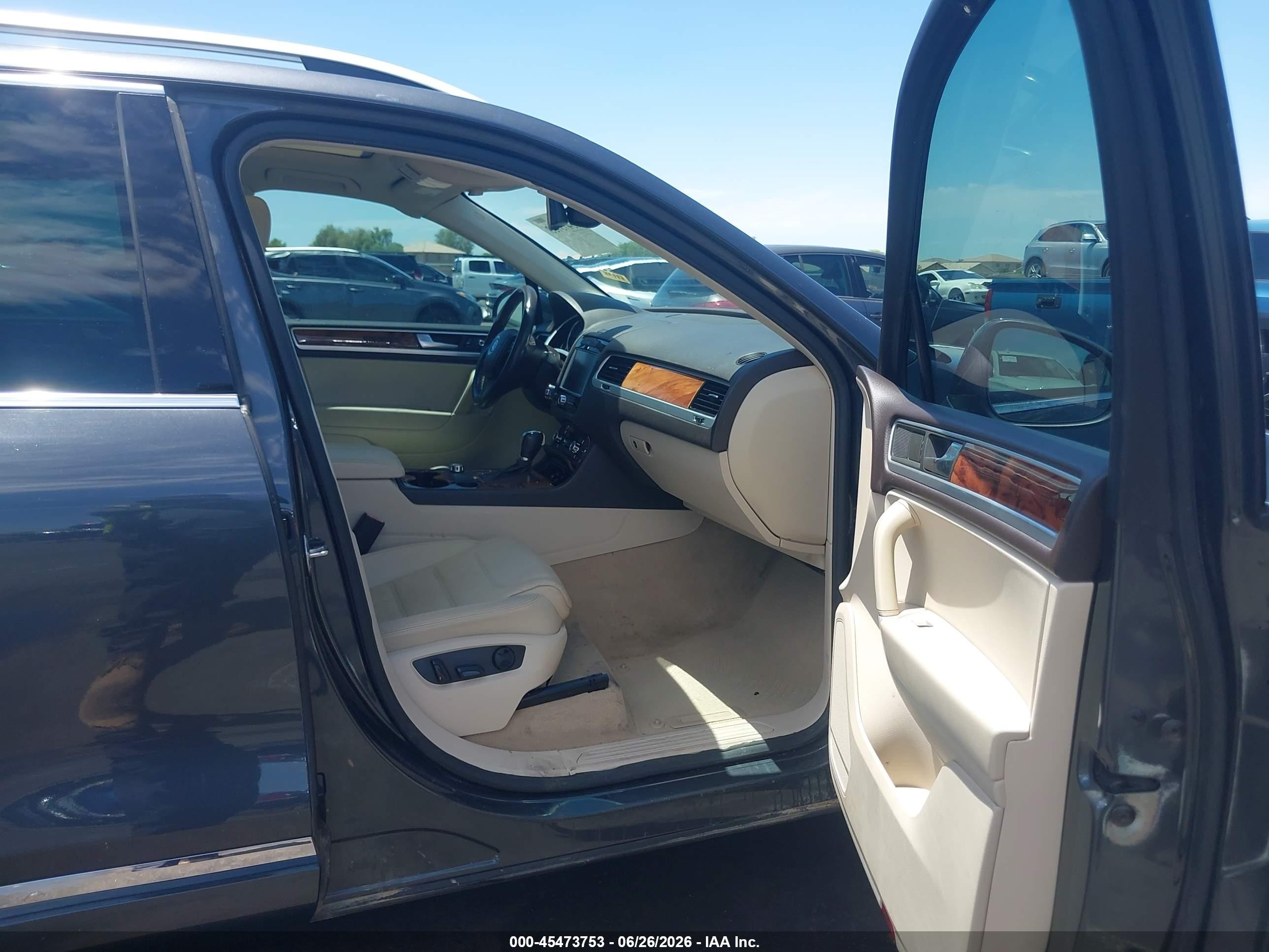 2011 Volkswagen Touareg Tdi Lux Gray vin: WVGFK9BP6BD004032