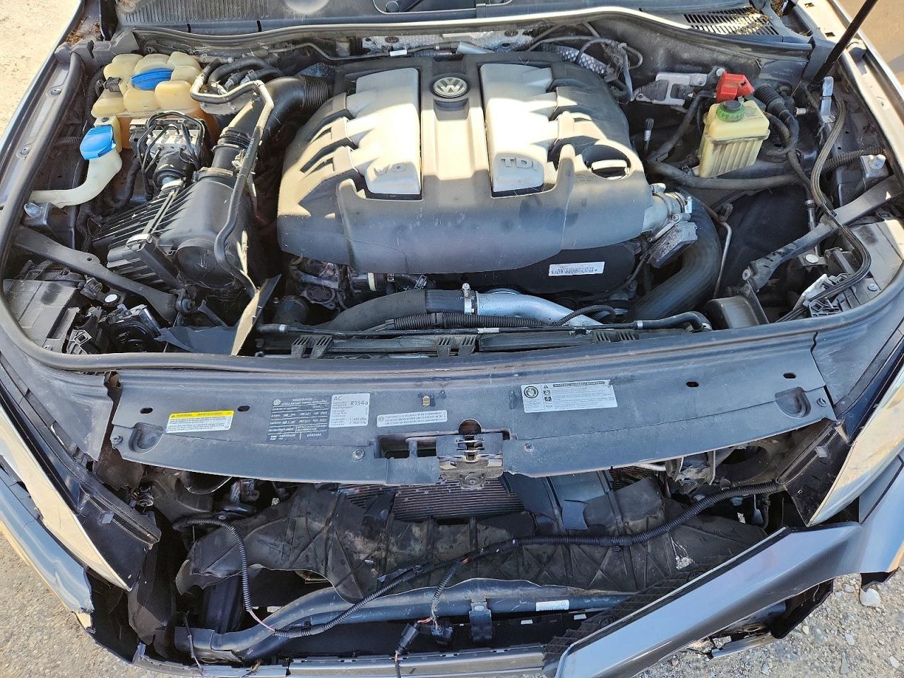 2012 Volkswagen Touareg V6 Tdi Gray vin: WVGFK9BP6CD004551