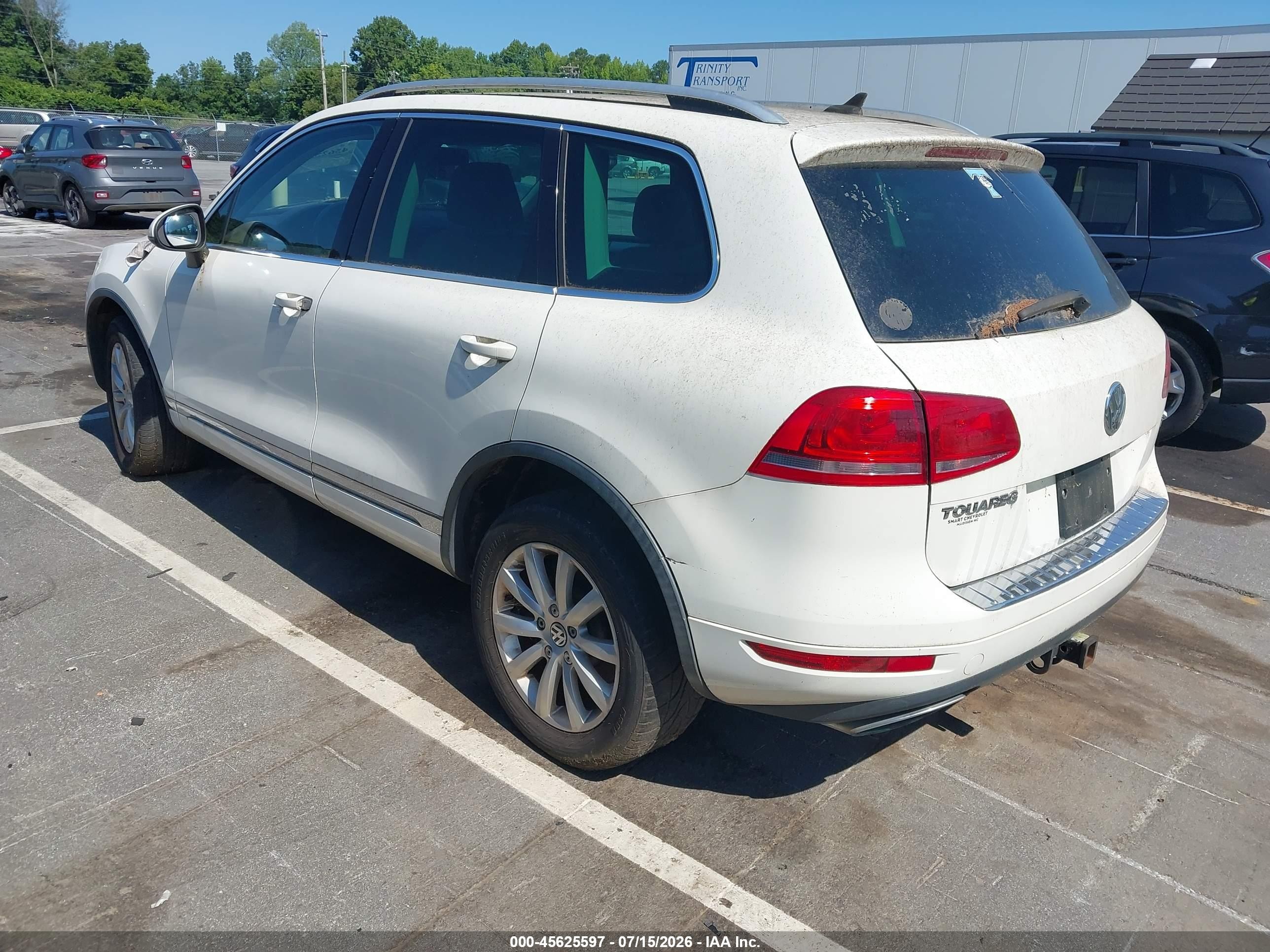 2012 Volkswagen Touareg Tdi Sport White vin: WVGFK9BP6CD004713