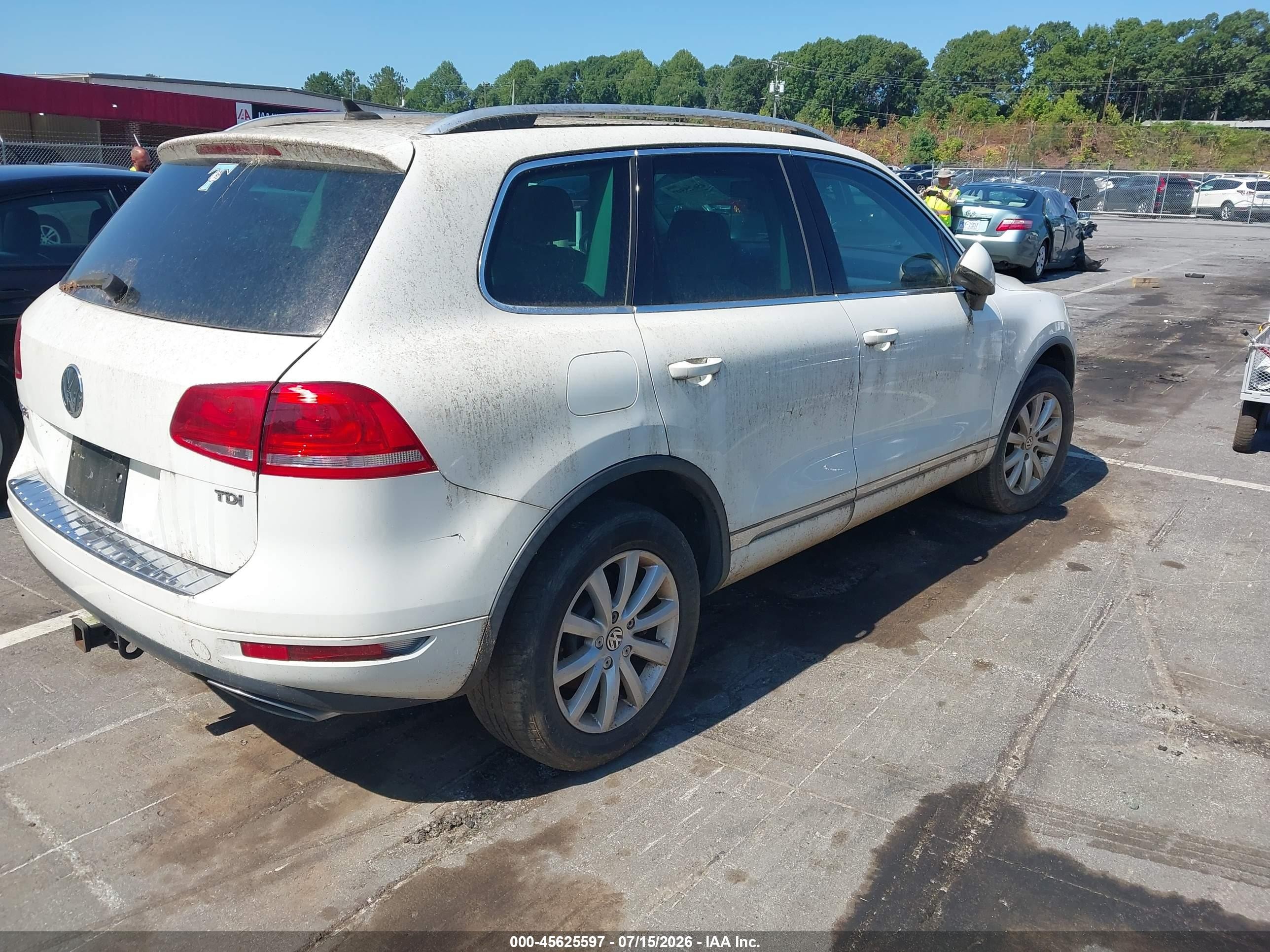 2012 Volkswagen Touareg Tdi Sport White vin: WVGFK9BP6CD004713