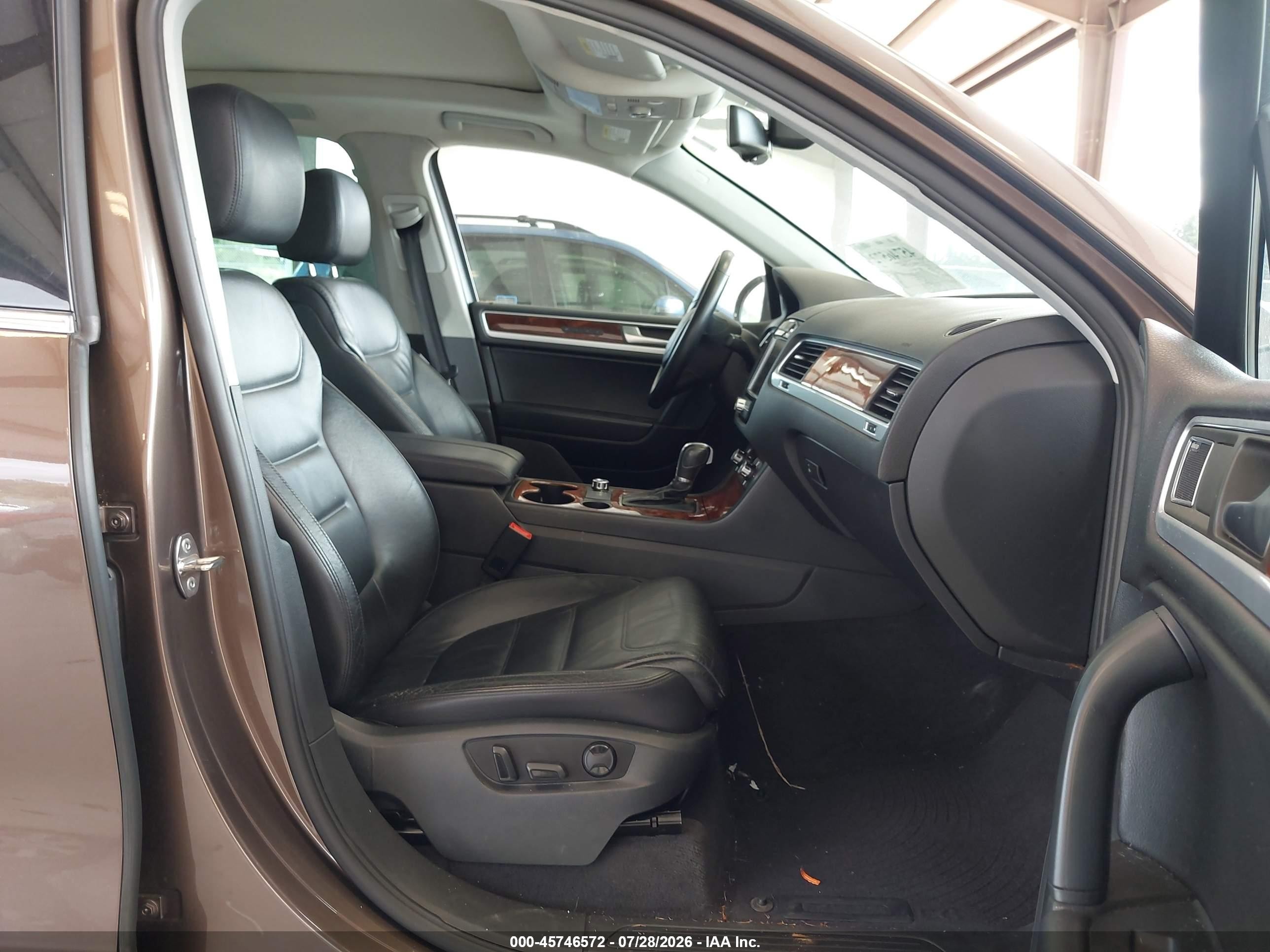 2011 Volkswagen Touareg Tdi Executive Brown vin: WVGFK9BP7BD003519