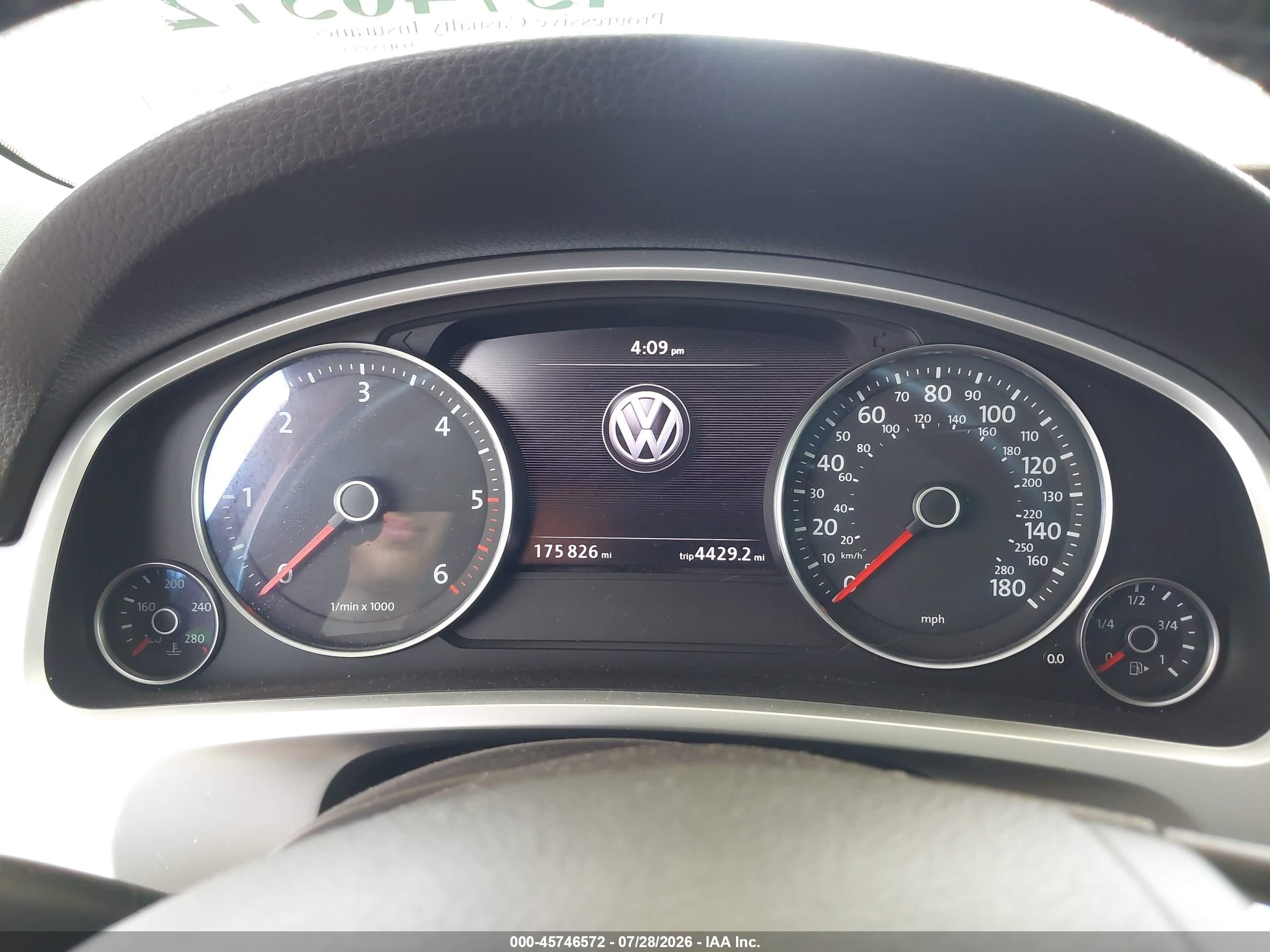 2011 Volkswagen Touareg Tdi Executive Brown vin: WVGFK9BP7BD003519