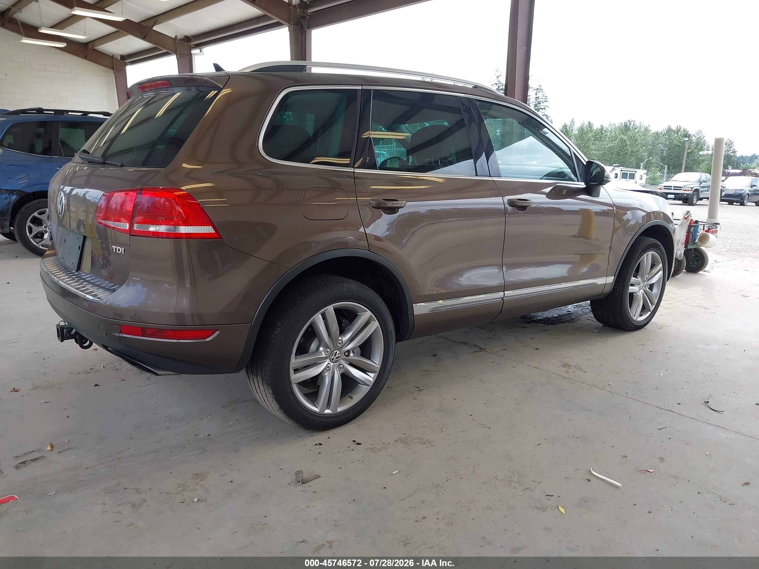 2011 Volkswagen Touareg Tdi Executive Brown vin: WVGFK9BP7BD003519