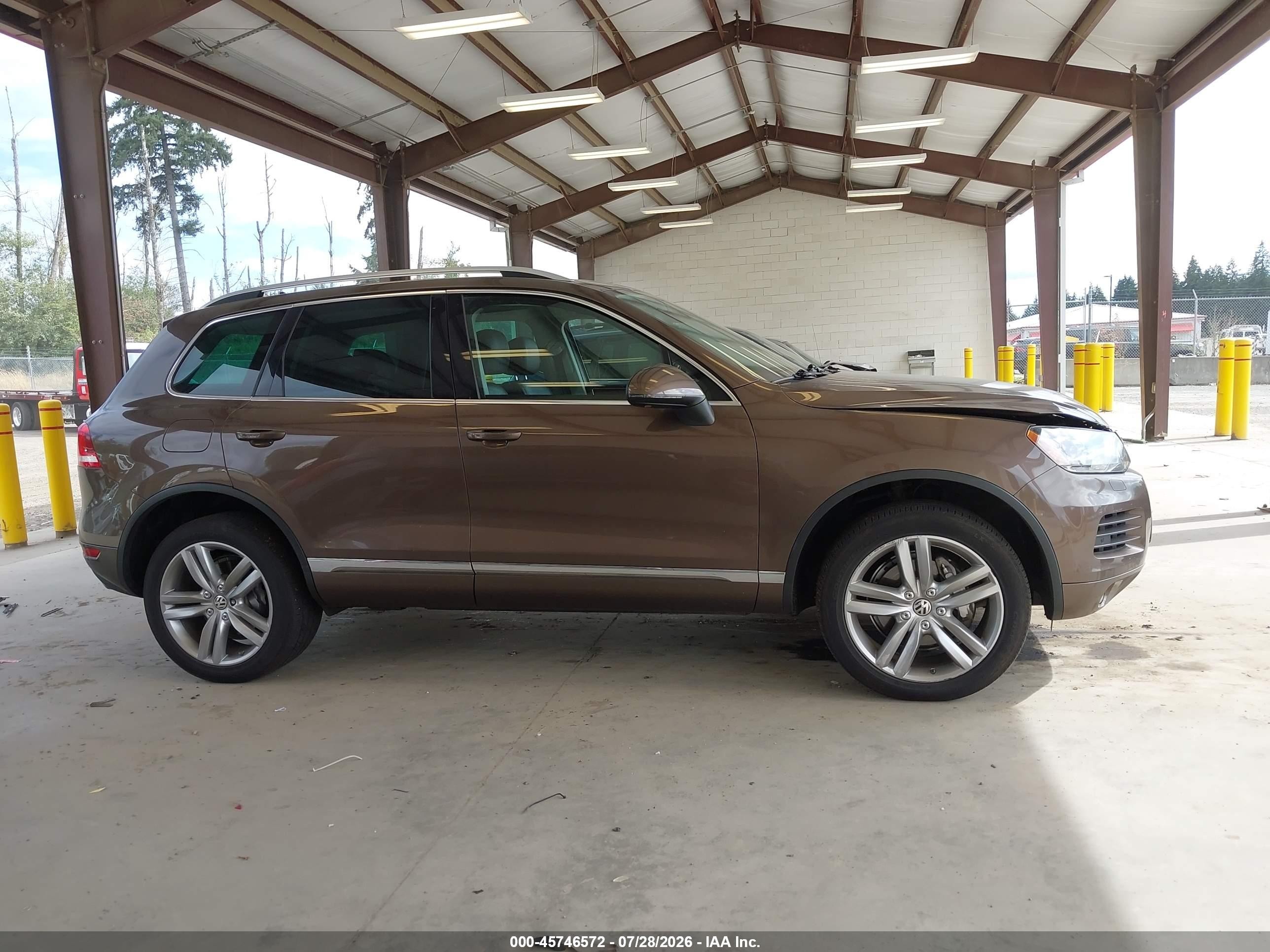 2011 Volkswagen Touareg Tdi Executive Brown vin: WVGFK9BP7BD003519