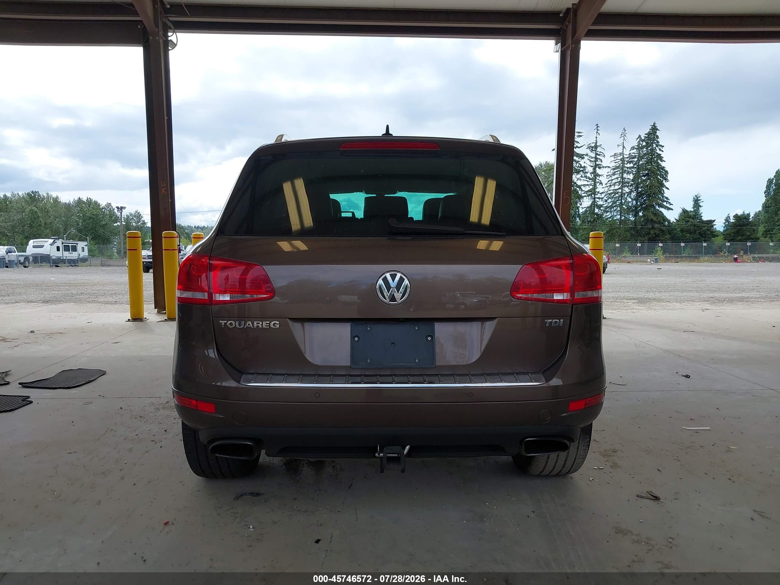 2011 Volkswagen Touareg Tdi Executive Brown vin: WVGFK9BP7BD003519