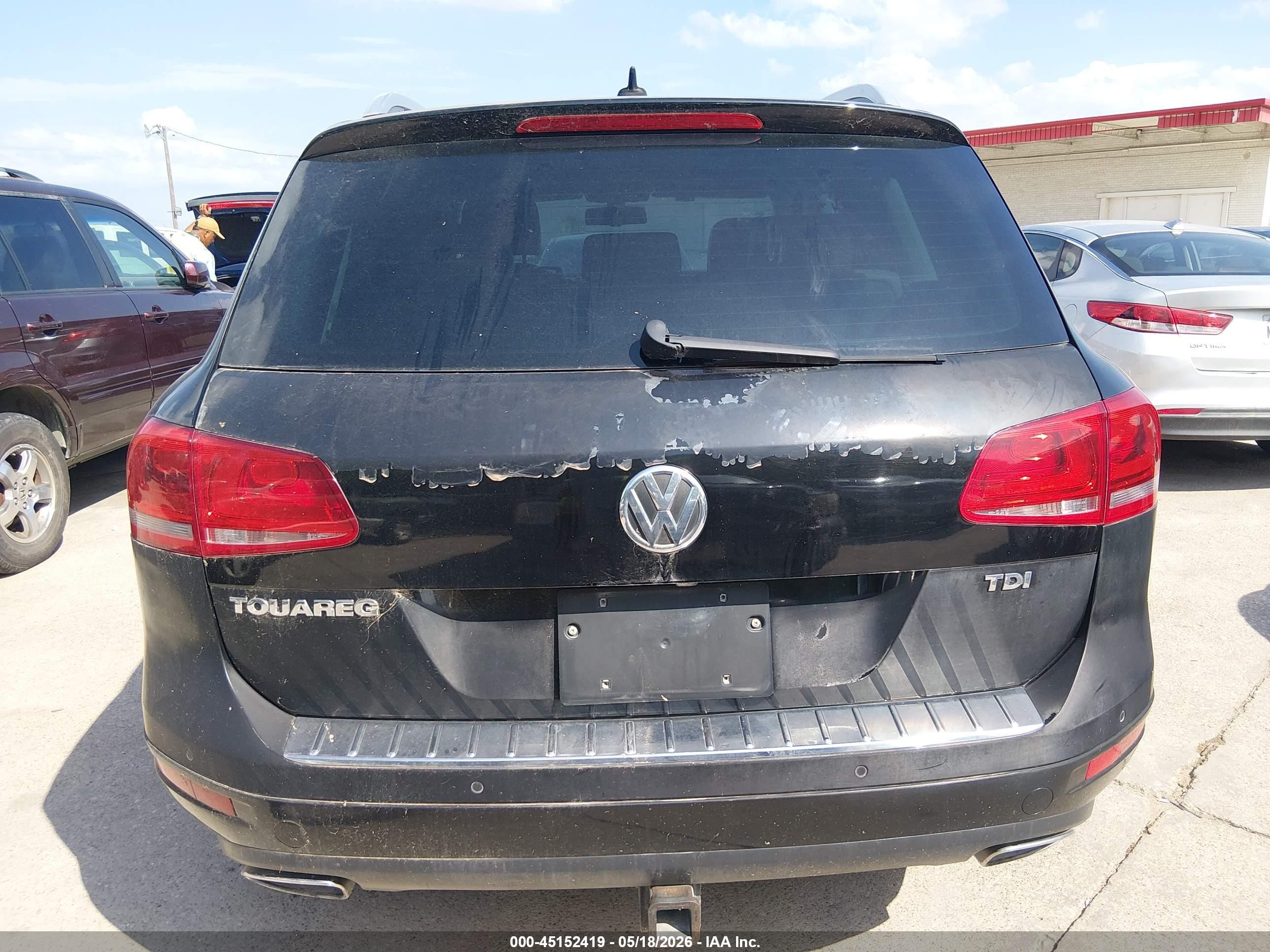 2011 Volkswagen Touareg Tdi Executive Black vin: WVGFK9BP7BD005786
