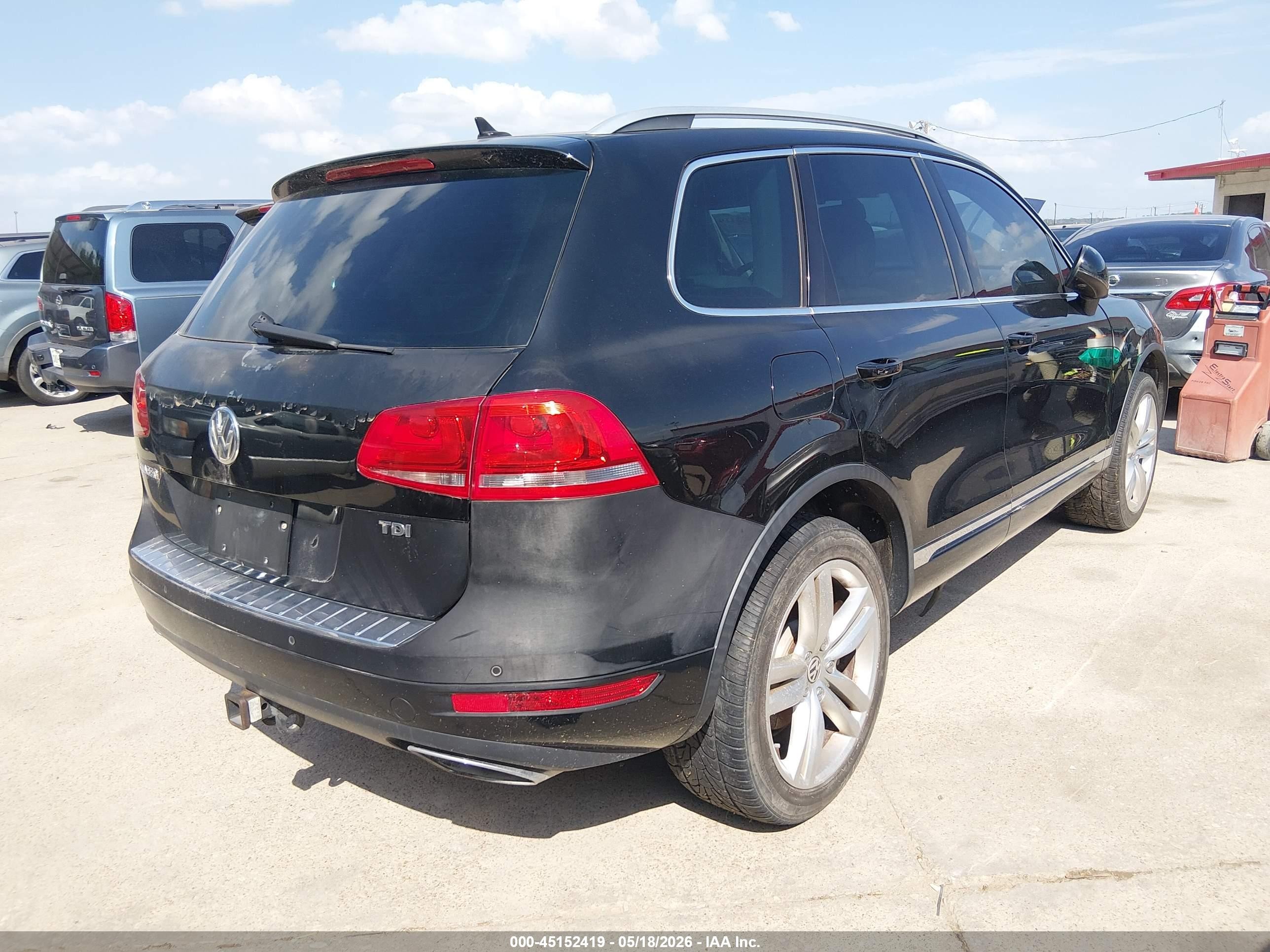 2011 Volkswagen Touareg Tdi Executive Black vin: WVGFK9BP7BD005786