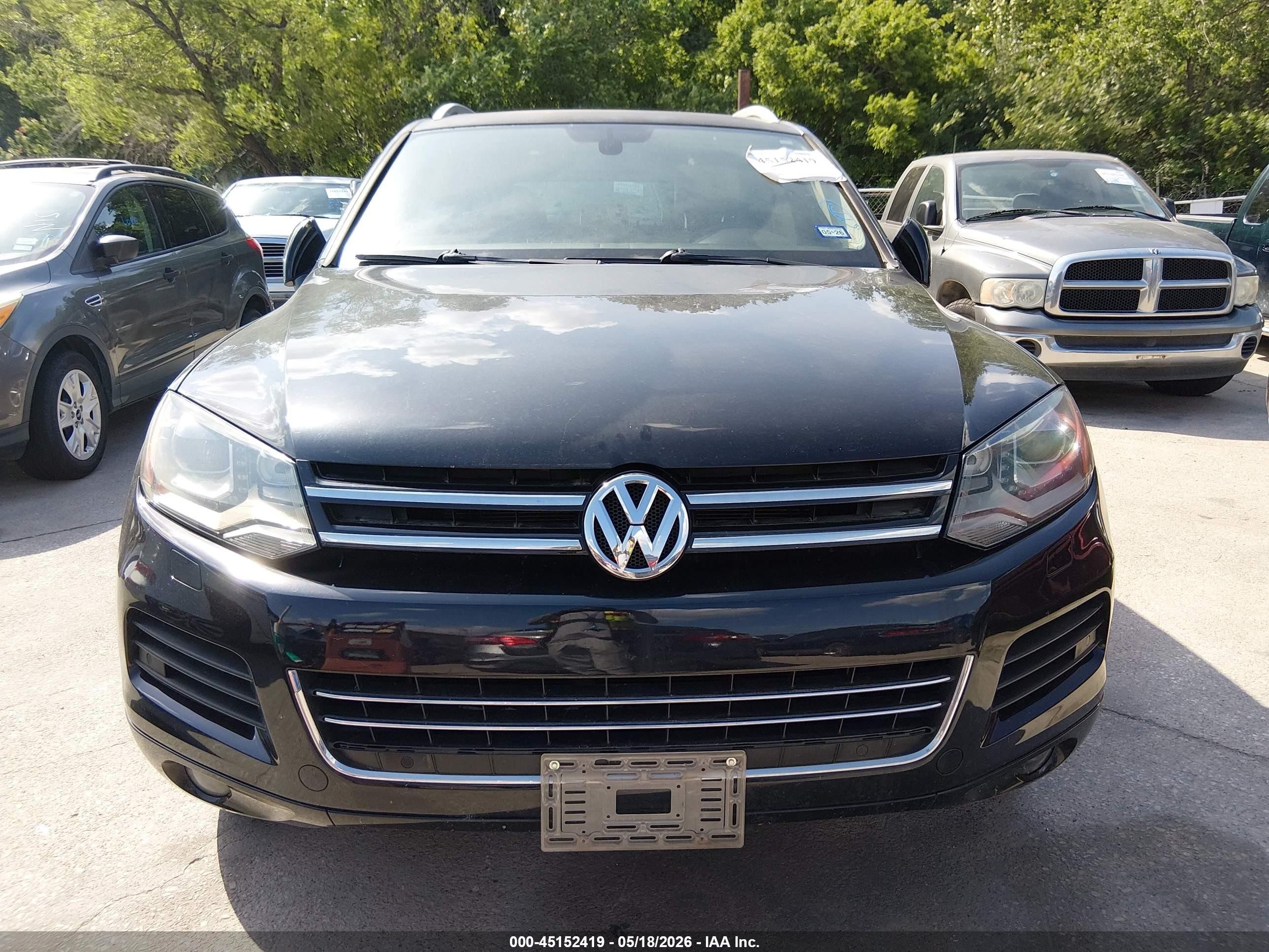 2011 Volkswagen Touareg Tdi Executive Black vin: WVGFK9BP7BD005786