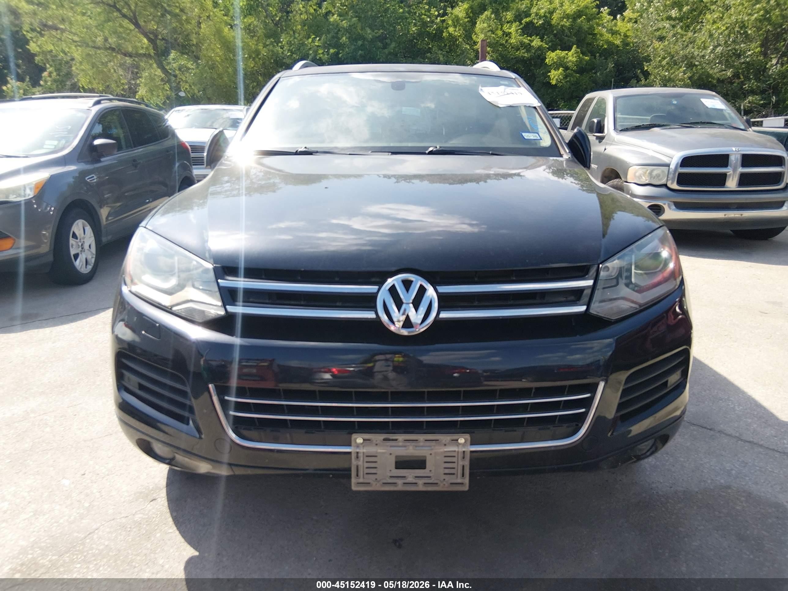 2011 Volkswagen Touareg Tdi Executive Black vin: WVGFK9BP7BD005786