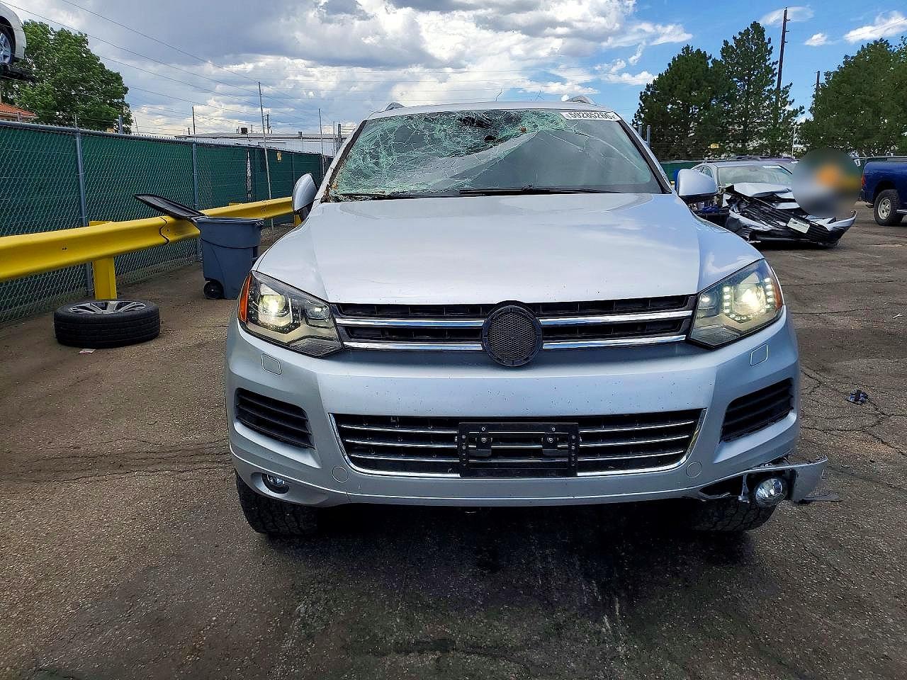 2012 Volkswagen Touareg V6 Tdi Silver vin: WVGFK9BP7CD001805