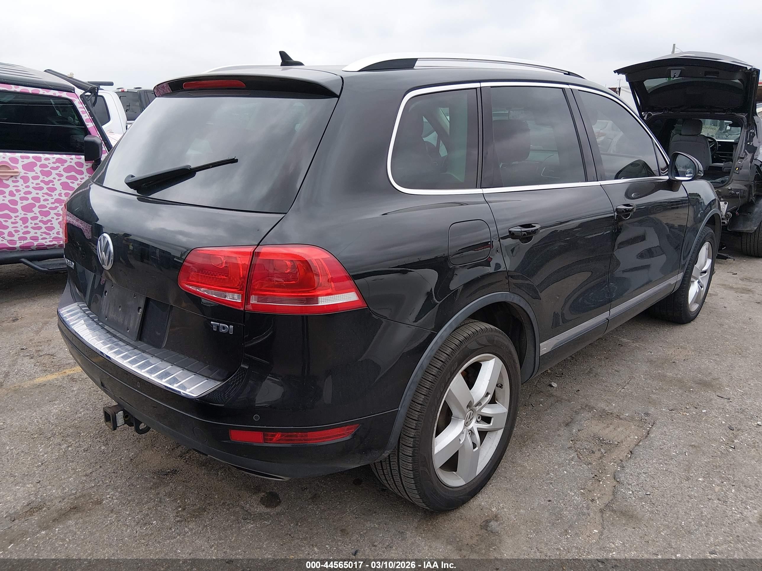 2012 Volkswagen Touareg Tdi Lux Черный vin: WVGFK9BP7CD004140