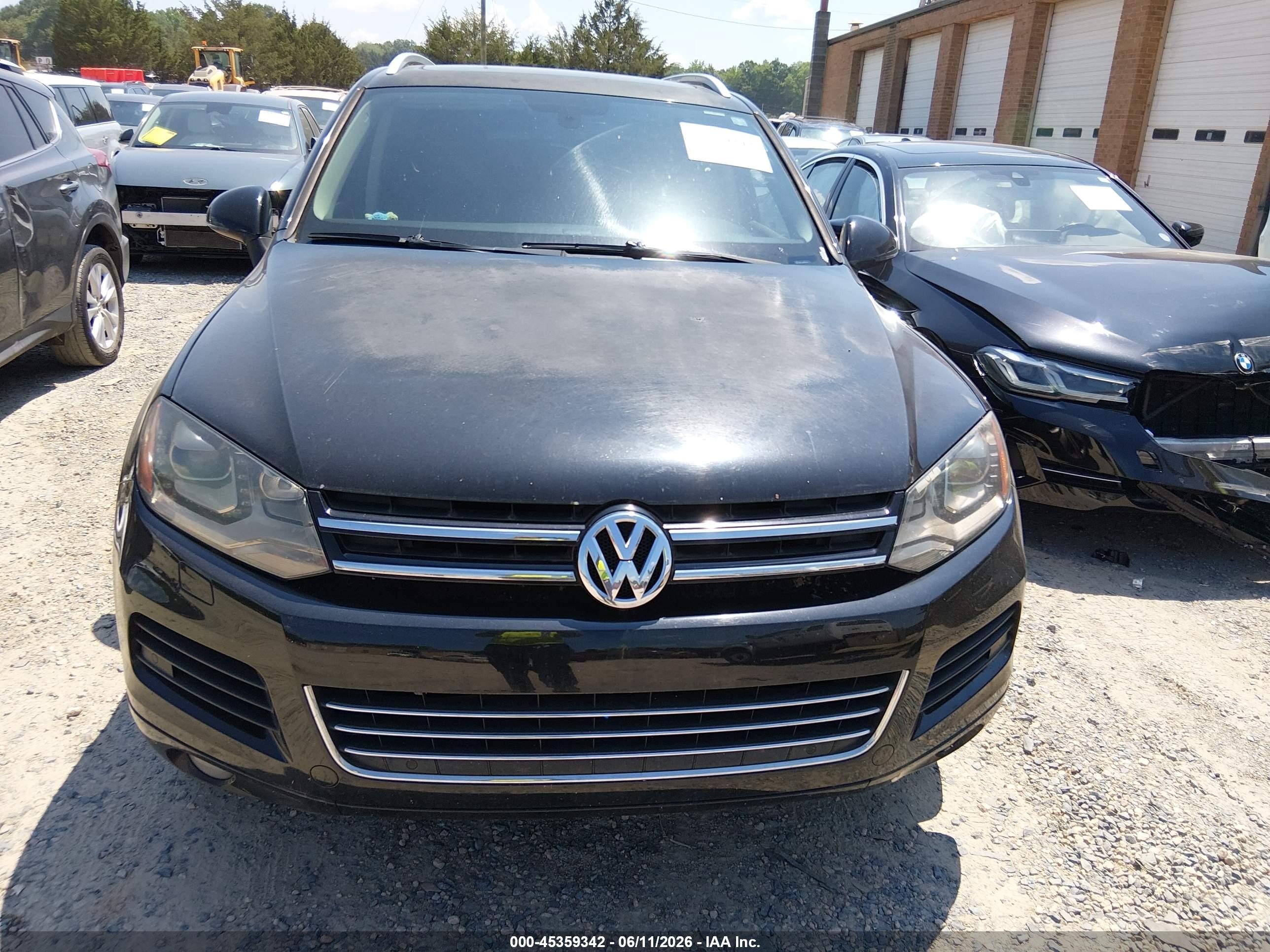 2012 Volkswagen Touareg Tdi Executive Black vin: WVGFK9BP7CD005563