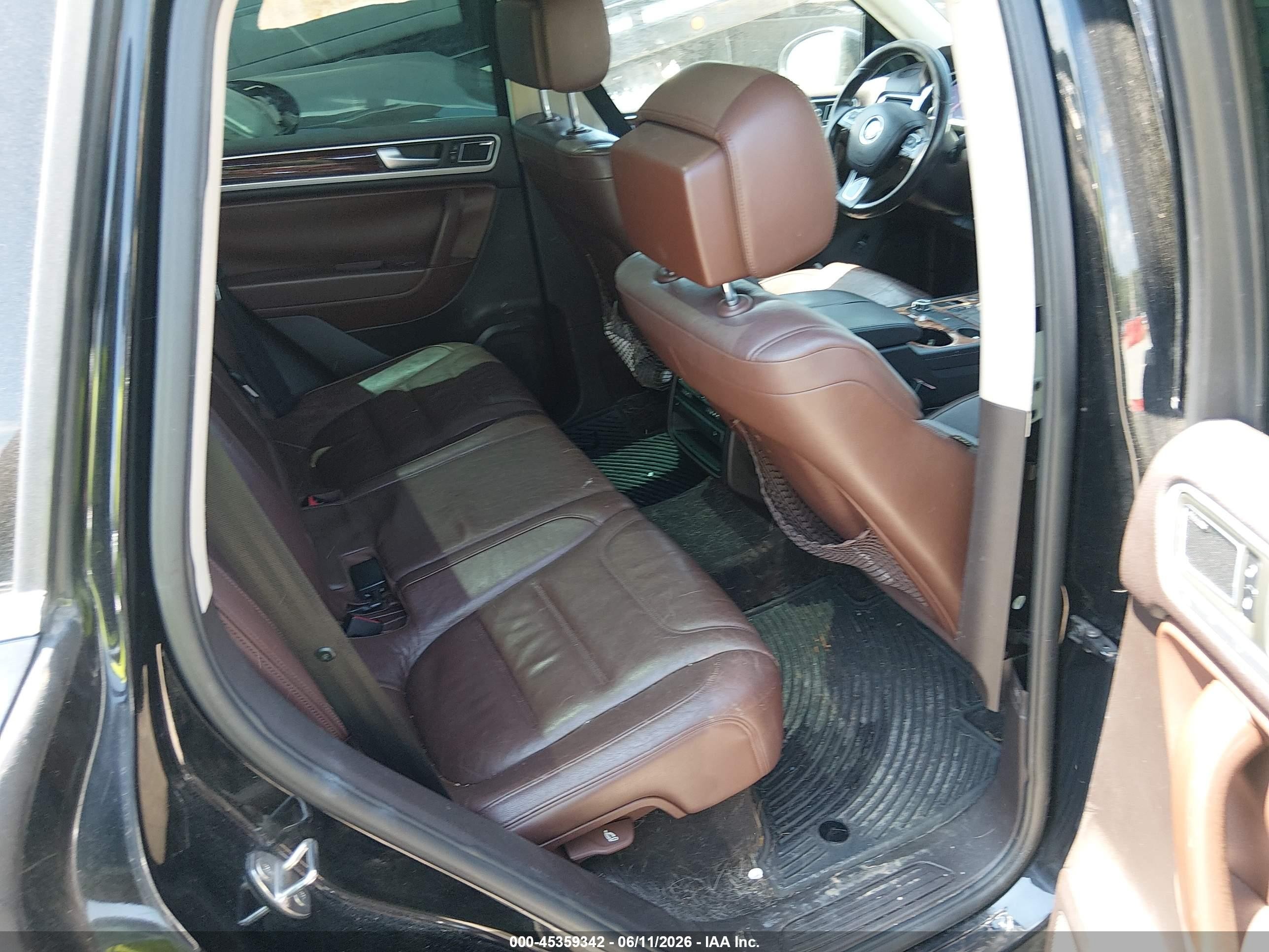 2012 Volkswagen Touareg Tdi Executive Black vin: WVGFK9BP7CD005563