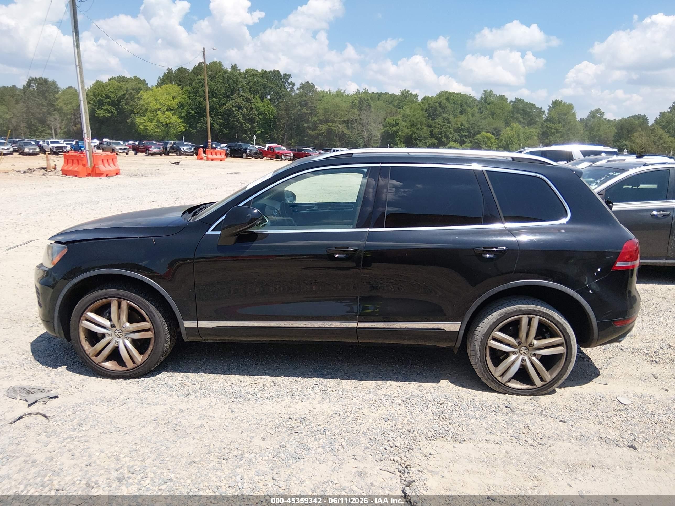 2012 Volkswagen Touareg Tdi Executive Black vin: WVGFK9BP7CD005563