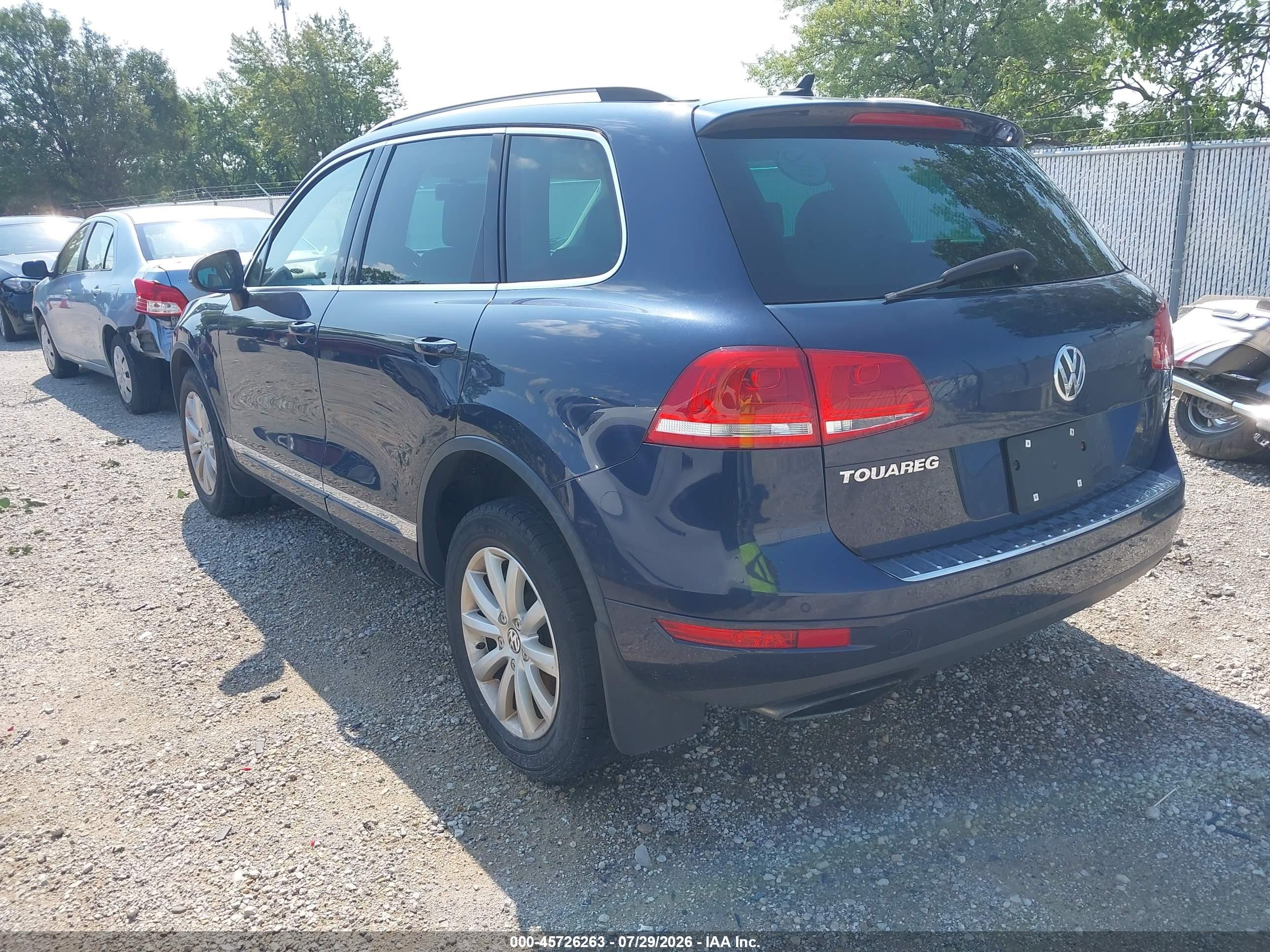 2012 Volkswagen Touareg Tdi Sport Blue vin: WVGFK9BP9CD000543