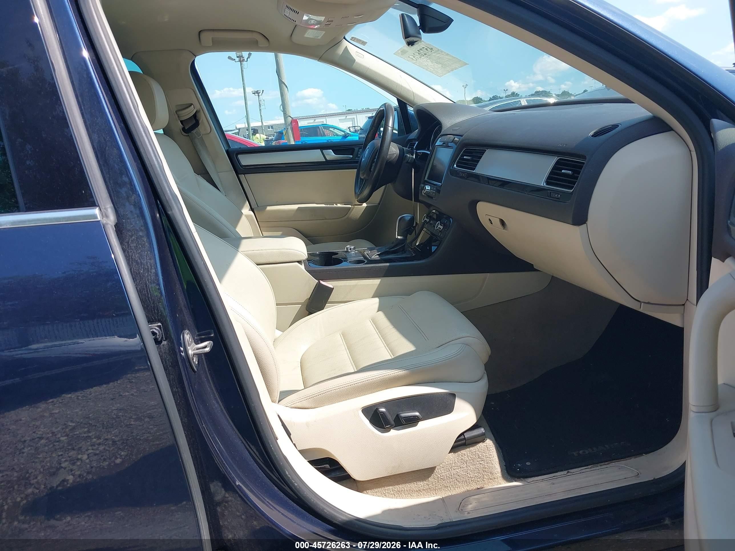 2012 Volkswagen Touareg Tdi Sport Blue vin: WVGFK9BP9CD000543