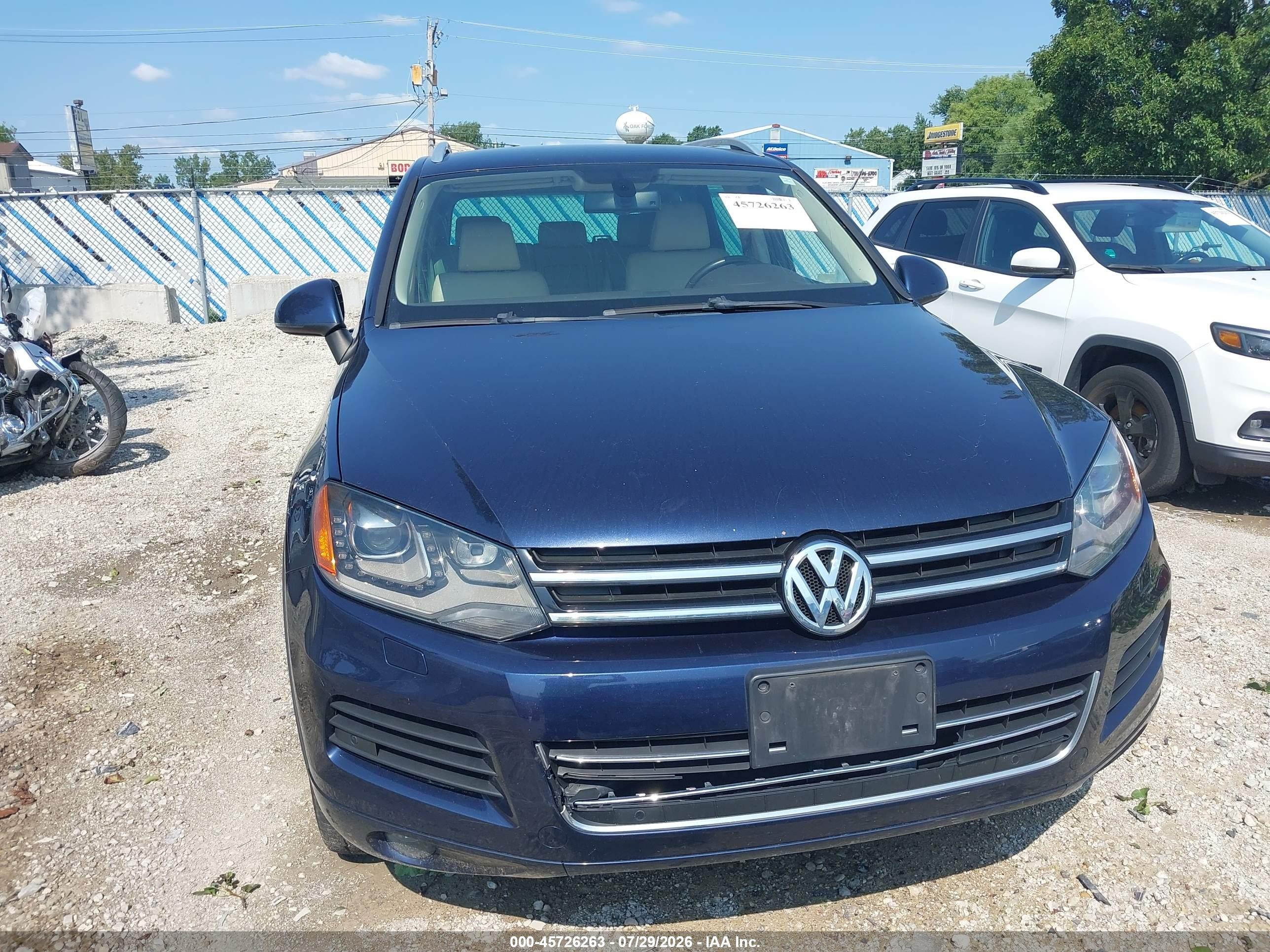 2012 Volkswagen Touareg Tdi Sport Blue vin: WVGFK9BP9CD000543
