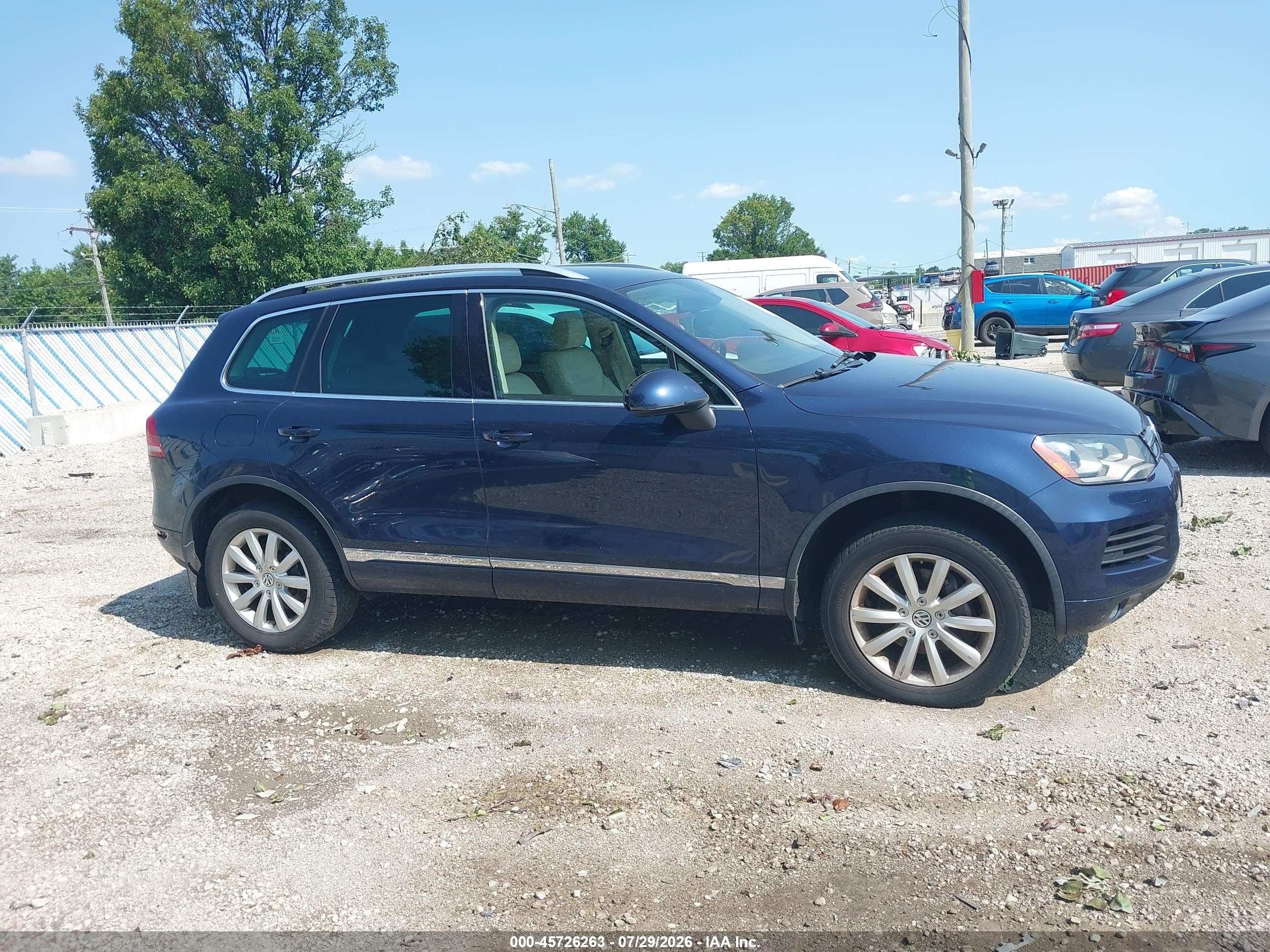 2012 Volkswagen Touareg Tdi Sport Blue vin: WVGFK9BP9CD000543