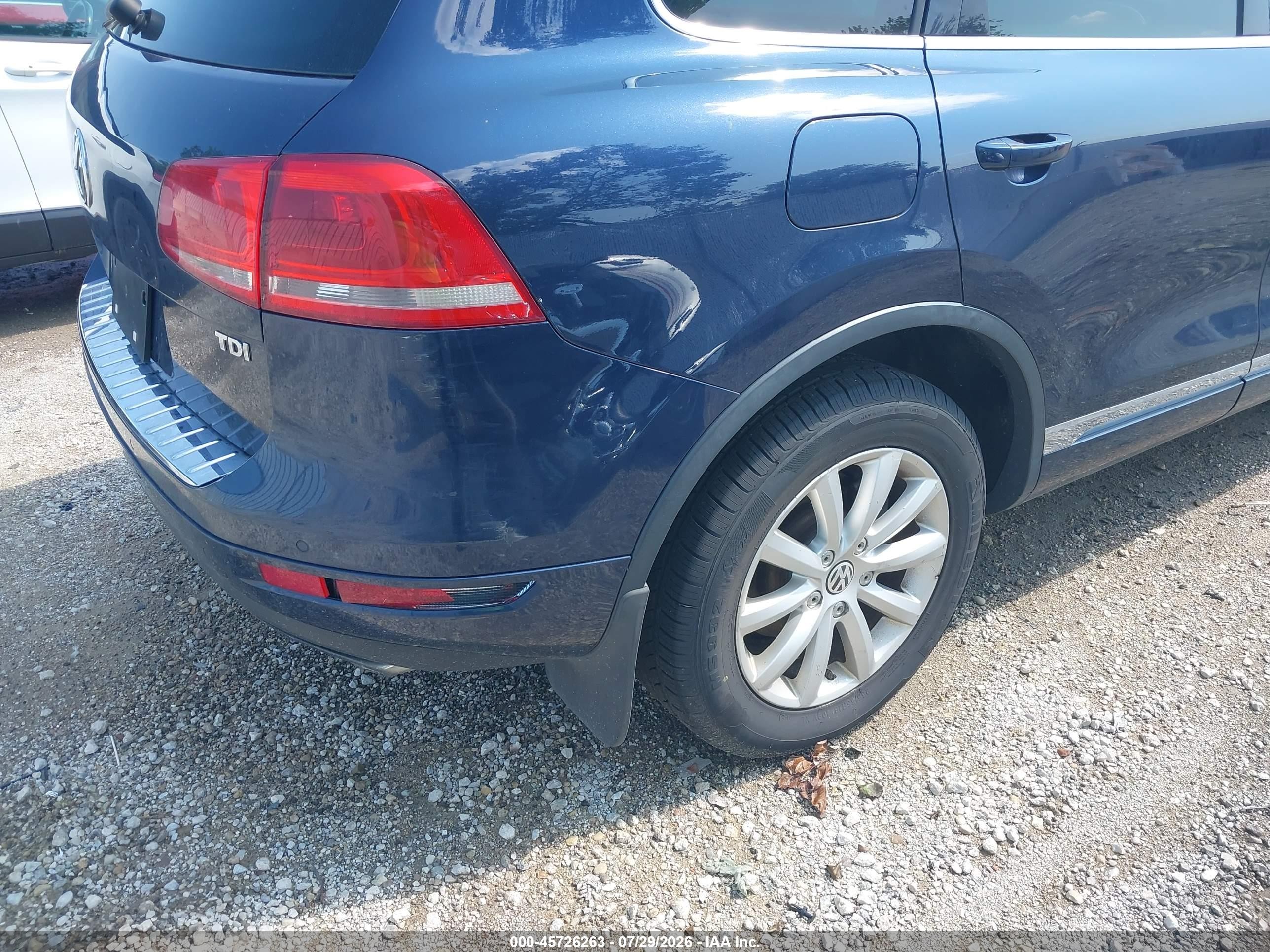 2012 Volkswagen Touareg Tdi Sport Blue vin: WVGFK9BP9CD000543