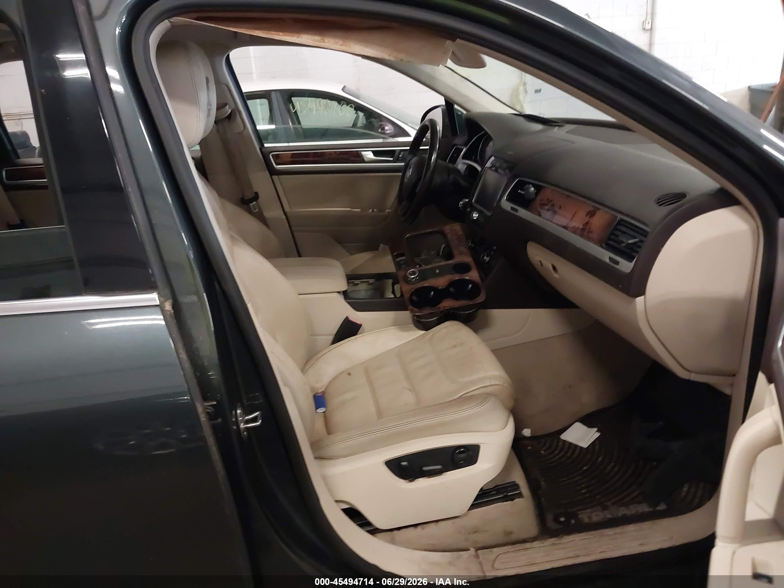 2011 Volkswagen Touareg Tdi Lux Gray vin: WVGFK9BPXBD006740
