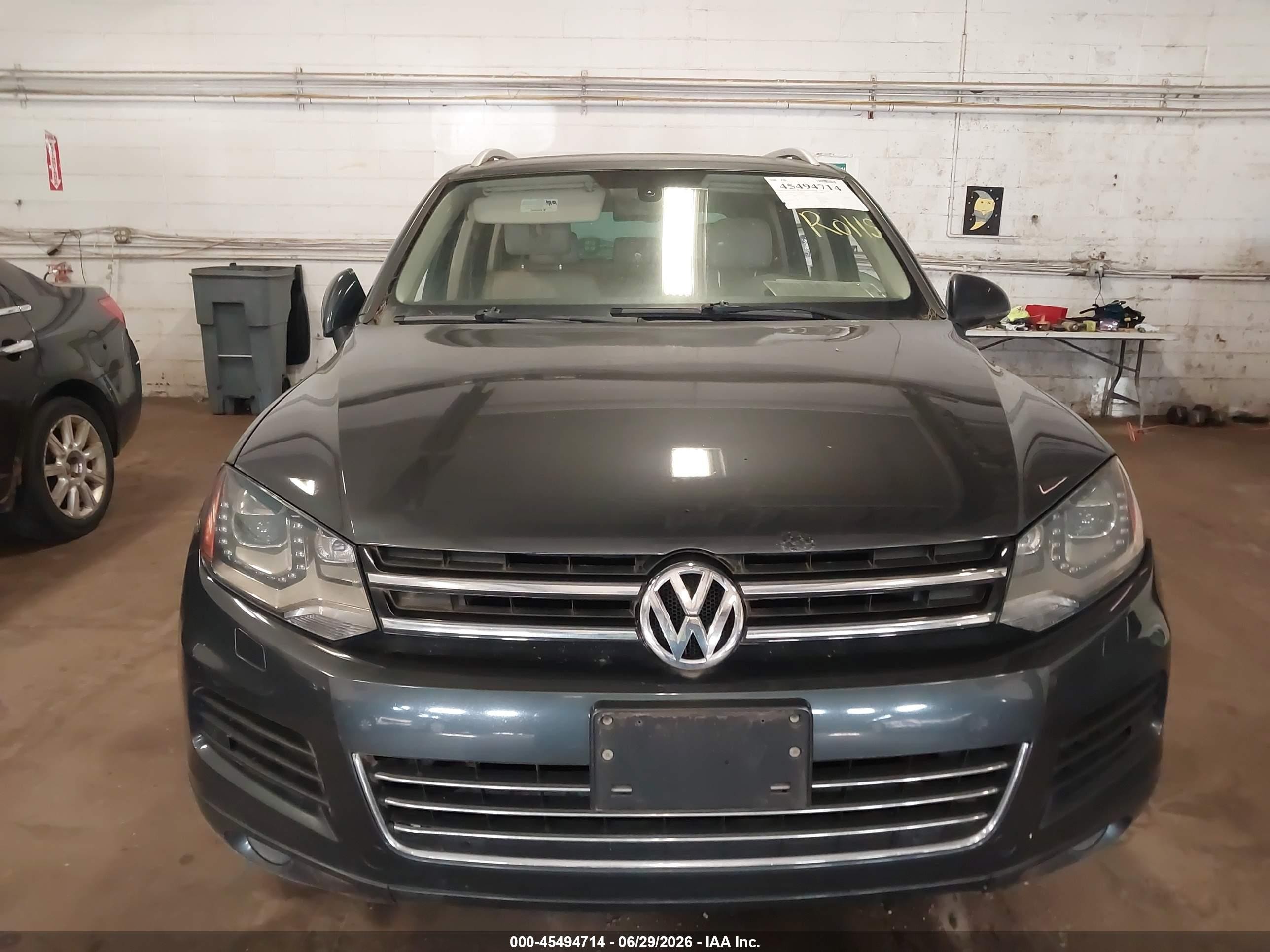 2011 Volkswagen Touareg Tdi Lux Gray vin: WVGFK9BPXBD006740