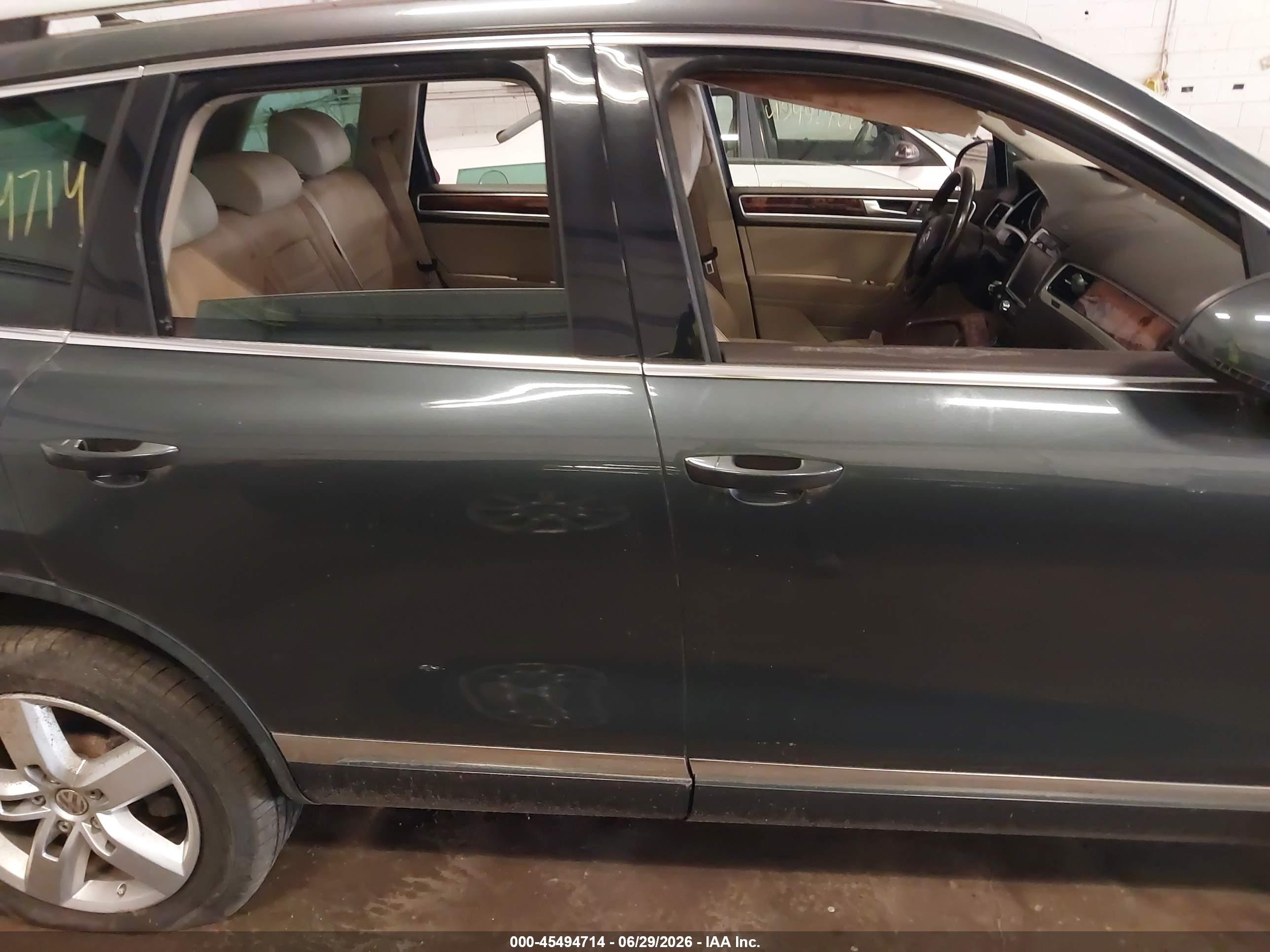2011 Volkswagen Touareg Tdi Lux Gray vin: WVGFK9BPXBD006740