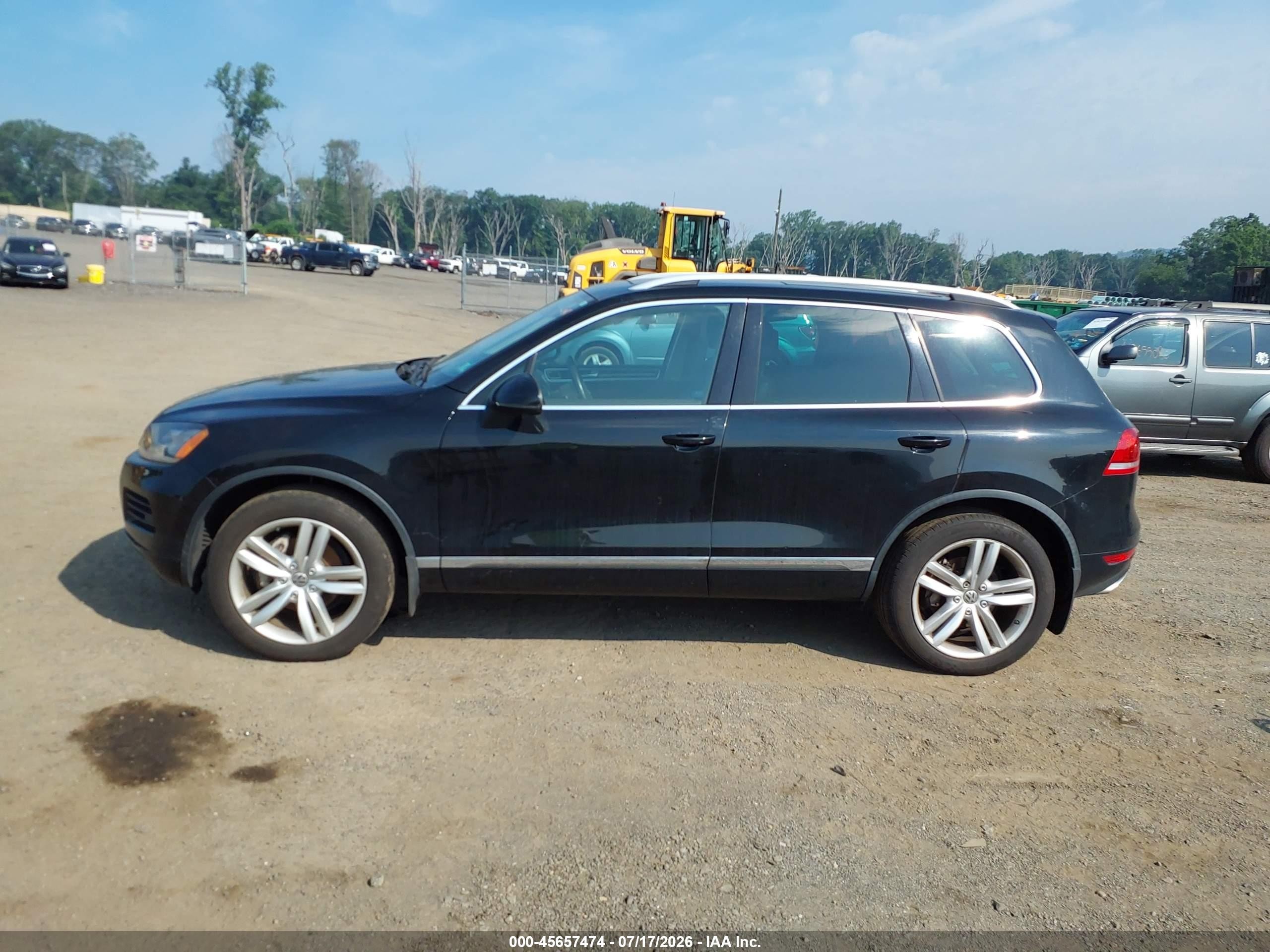 2012 Volkswagen Touareg Tdi Executive Черный vin: WVGFK9BPXCD000292