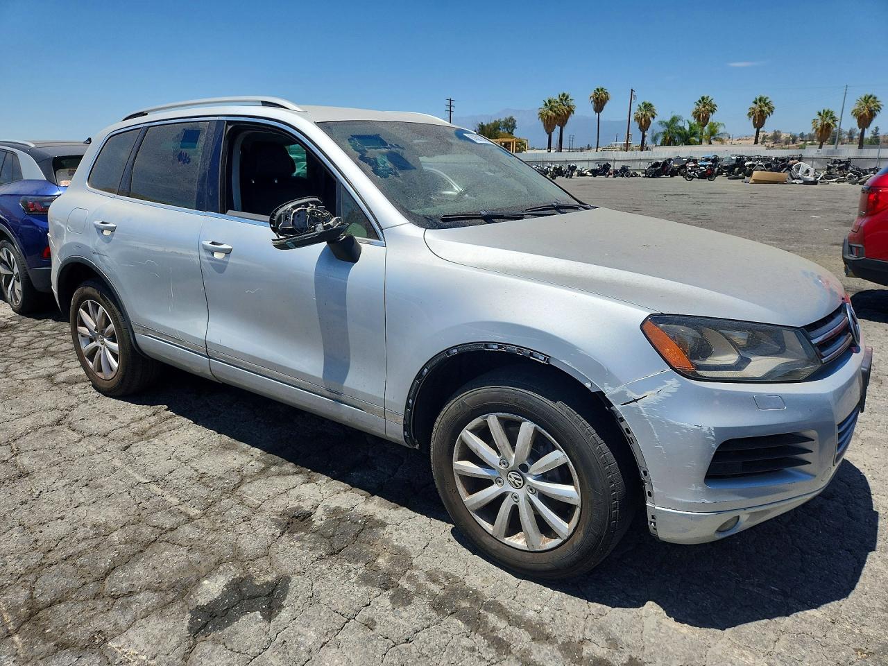 2012 Volkswagen Touareg V6 Tdi Silver vin: WVGFK9BPXCD004486