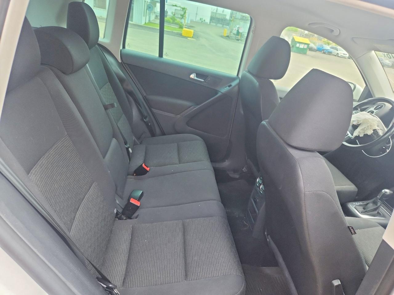 2014 Volkswagen Tiguan S White vin: WVGHV3AX0EW546122