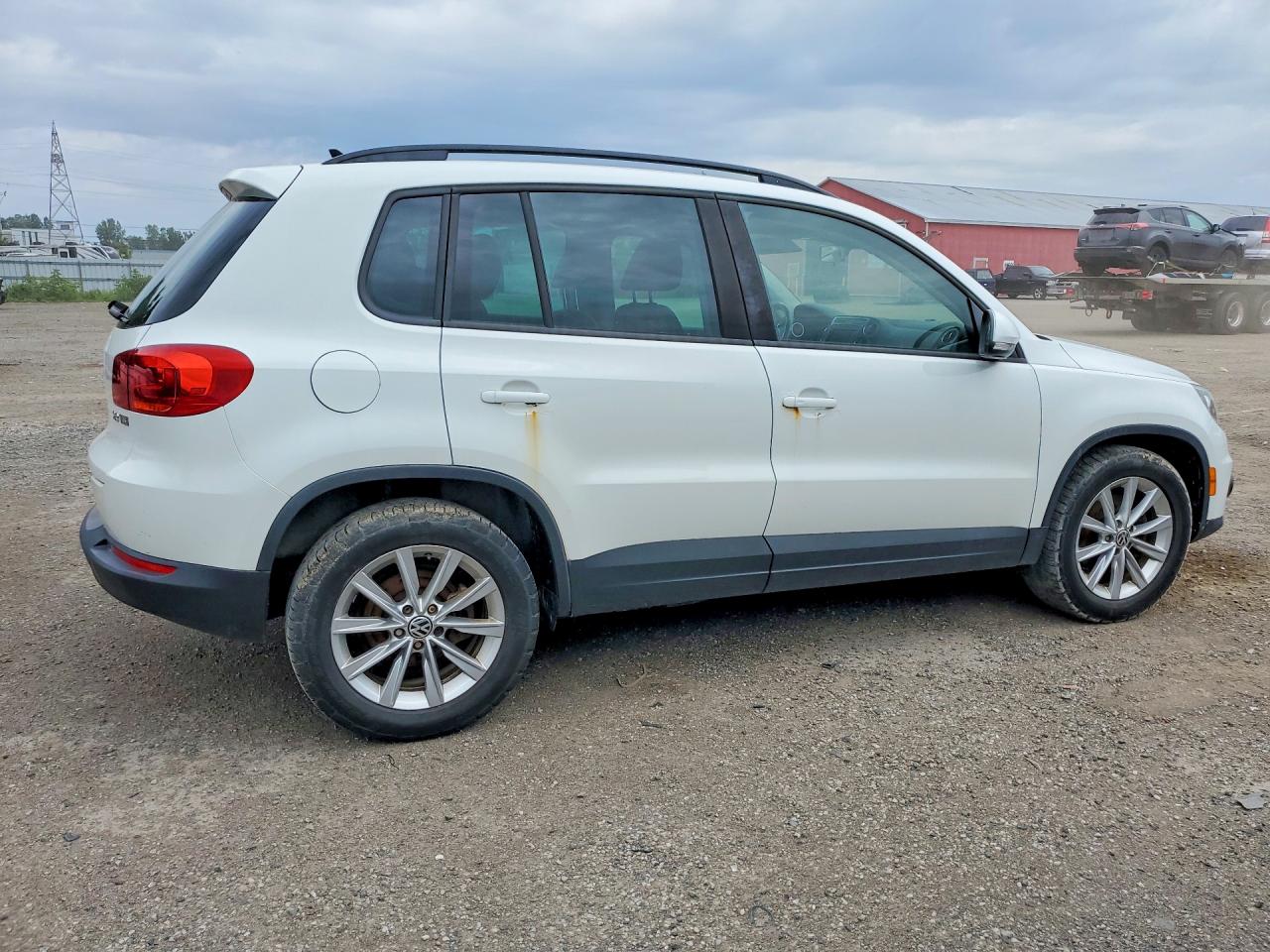 2015 Volkswagen Tiguan S White vin: WVGHV7AX0FW529992