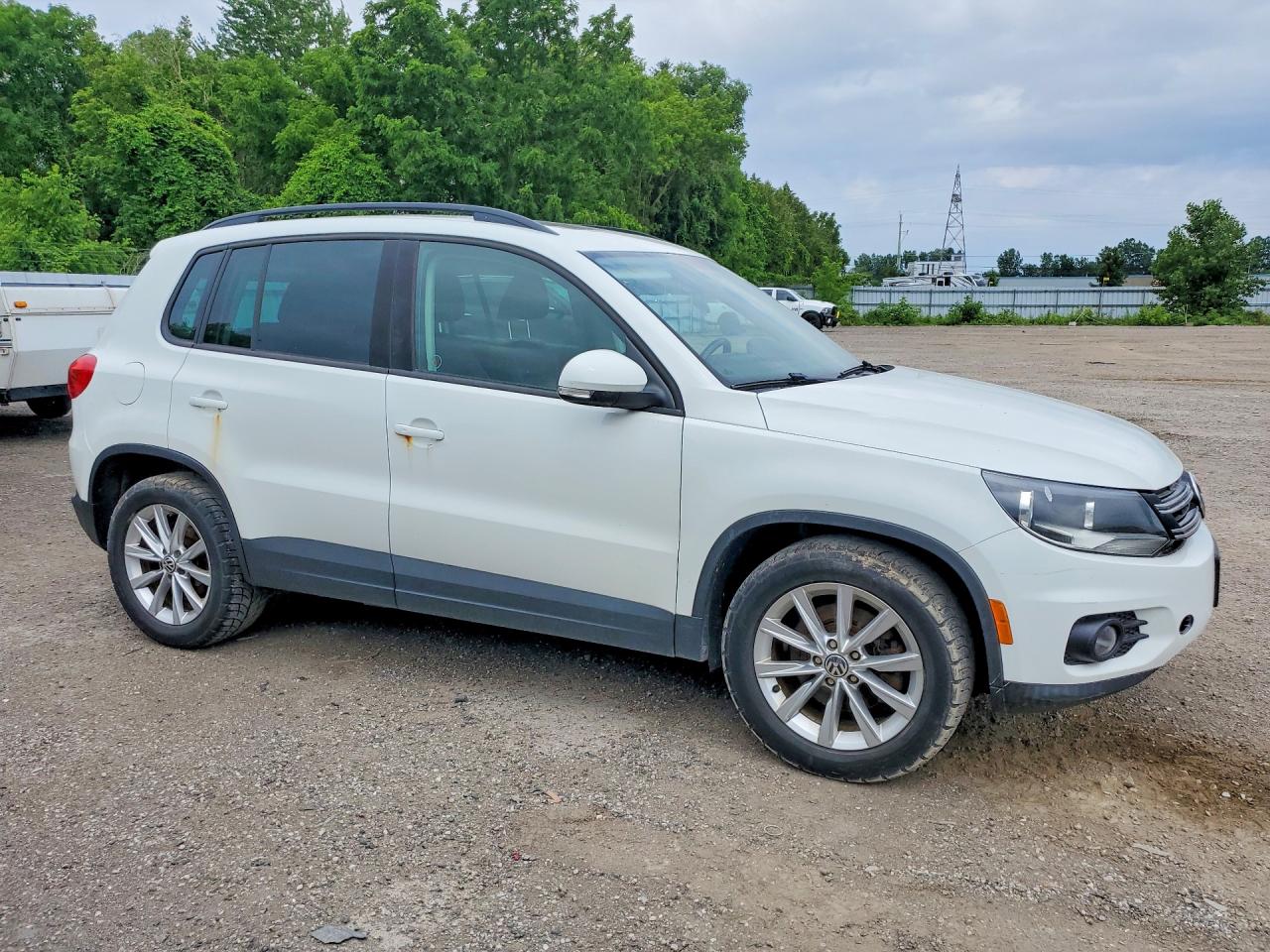 2015 Volkswagen Tiguan S White vin: WVGHV7AX0FW529992