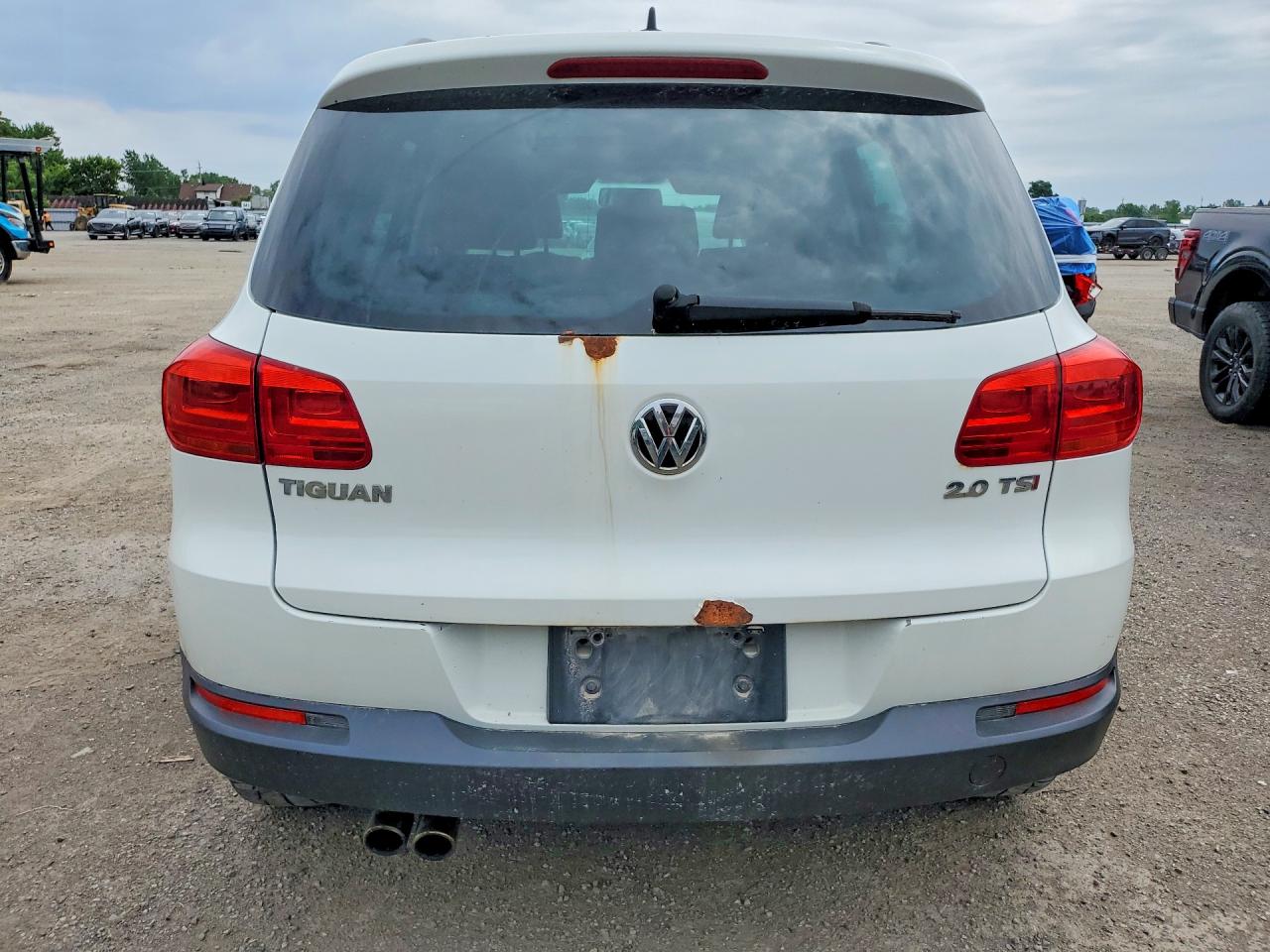 2015 Volkswagen Tiguan S White vin: WVGHV7AX0FW529992