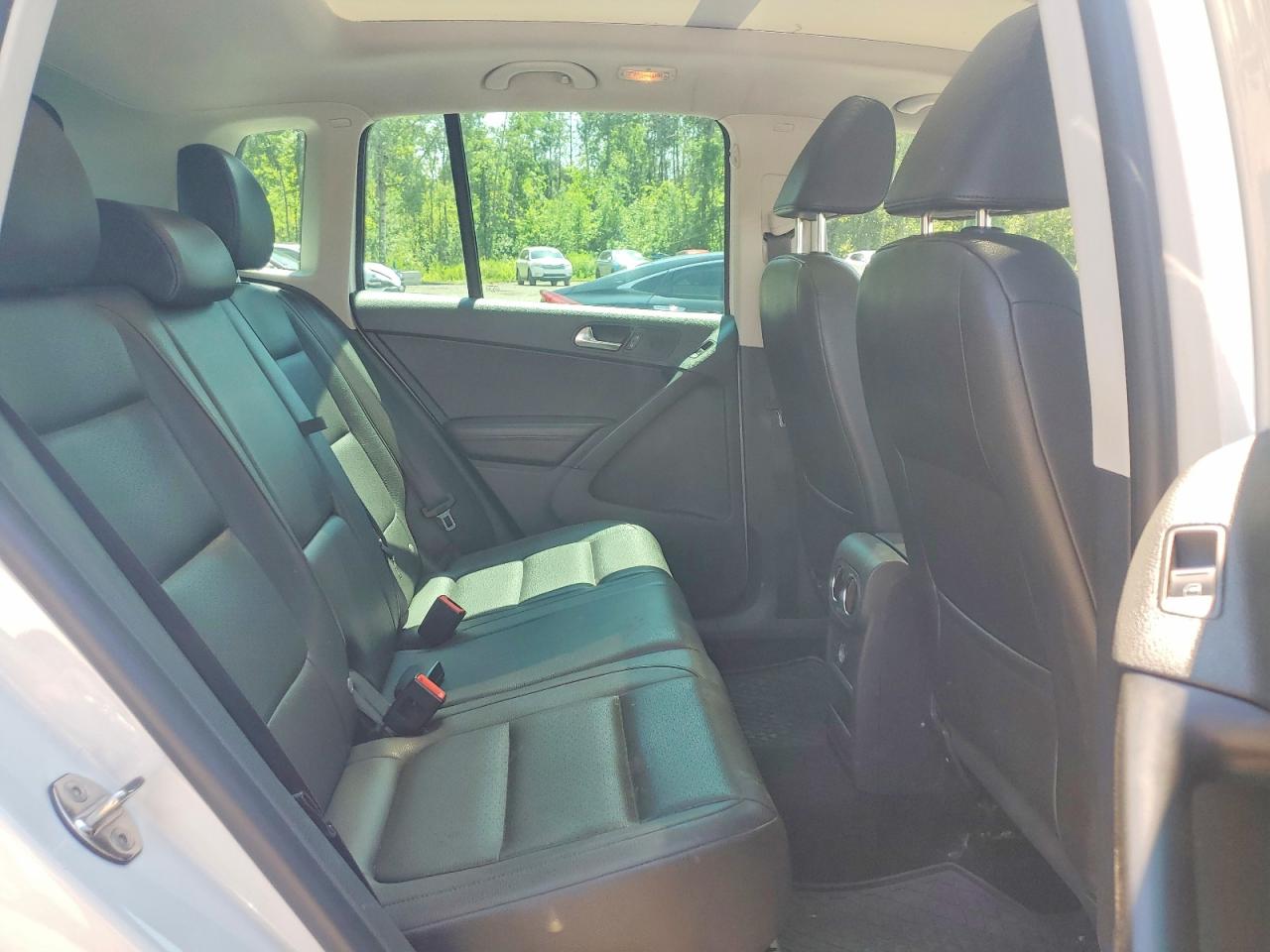 2013 Volkswagen Tiguan S White vin: WVGHV7AX6DW522753
